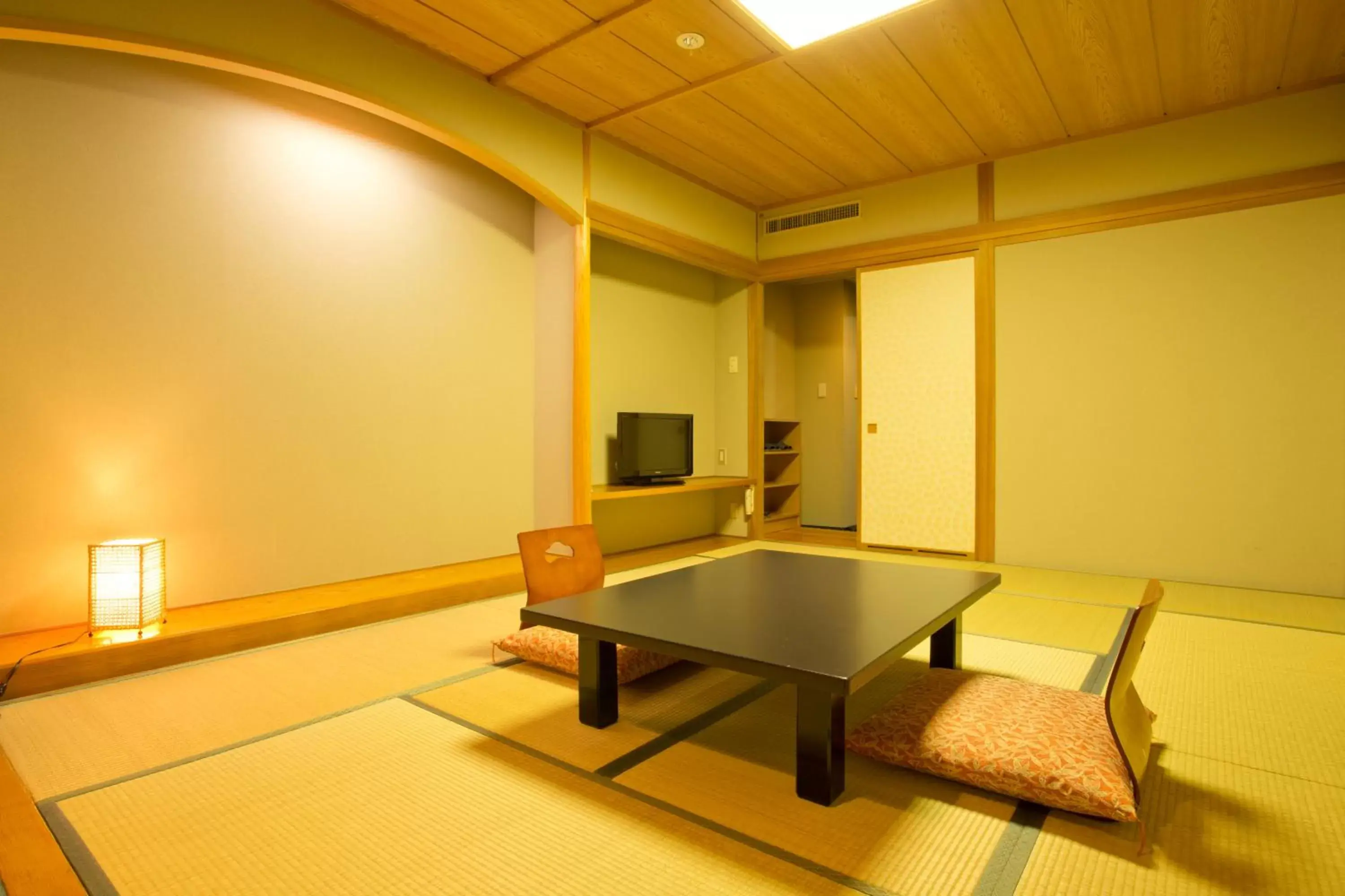 Japanese-Style Room in Hotel Oak Forest