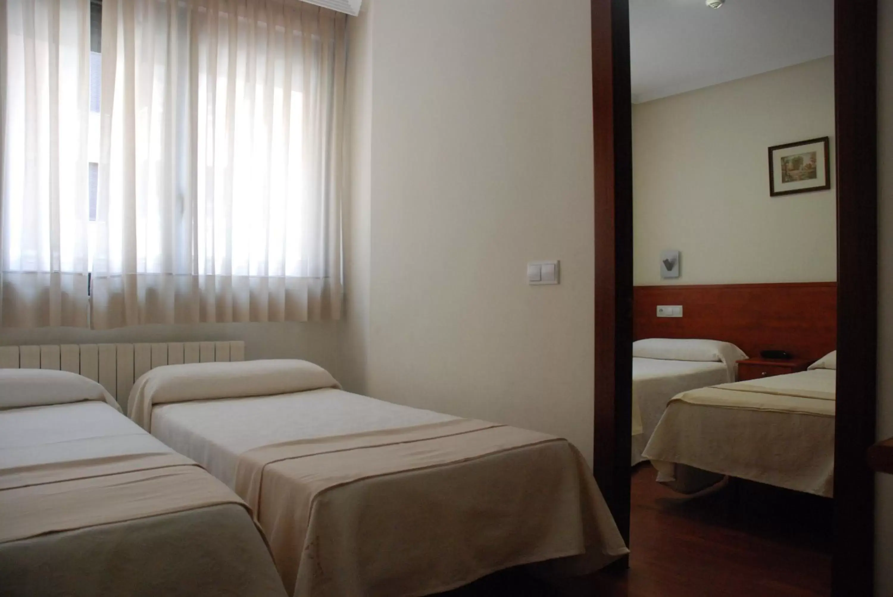 Standard Quadruple Room in Apartahotel FC Catedral Standard Quadruple Room in Apartahotel FC Catedral