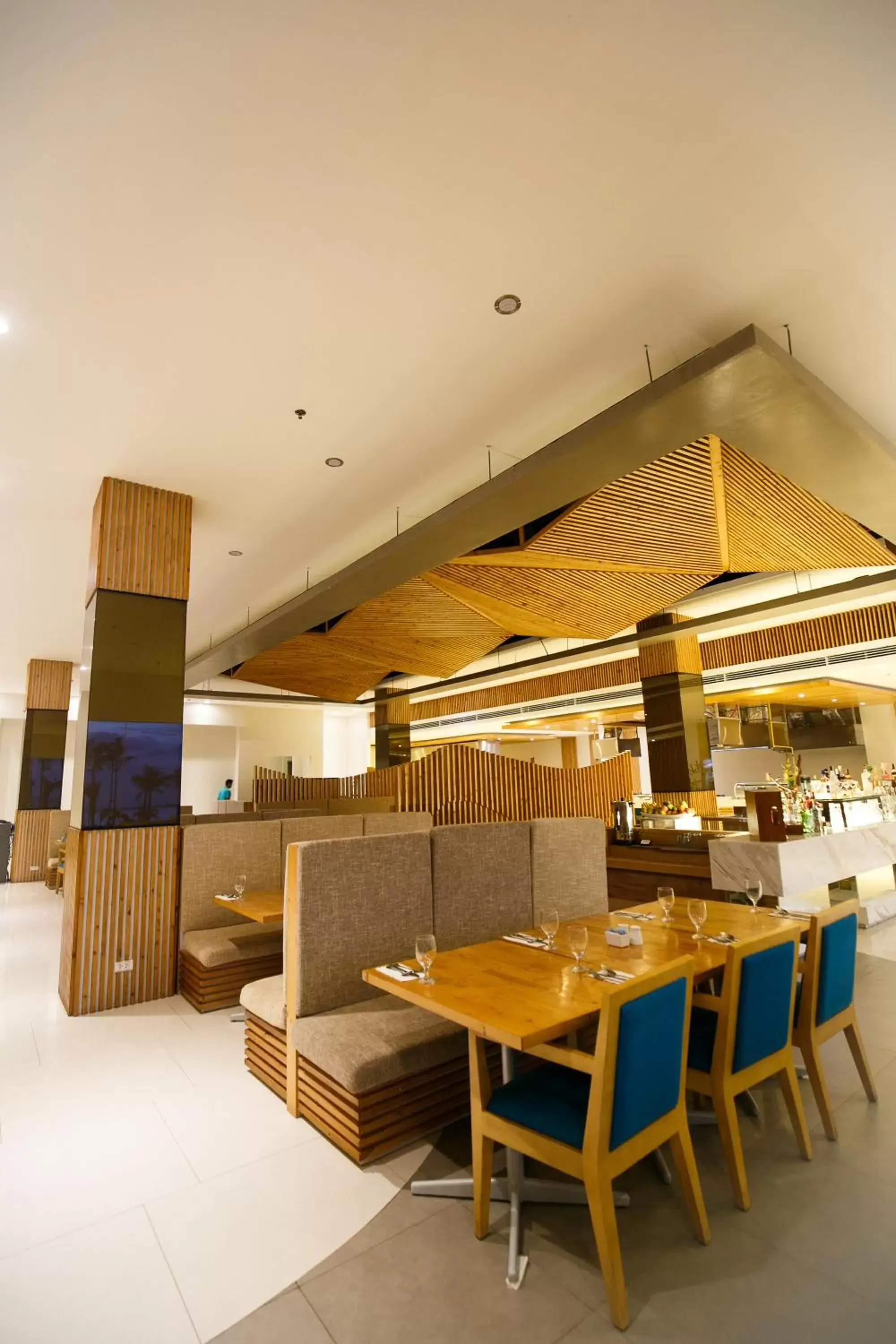 Restaurant/Places to Eat in Solea Mactan Resort