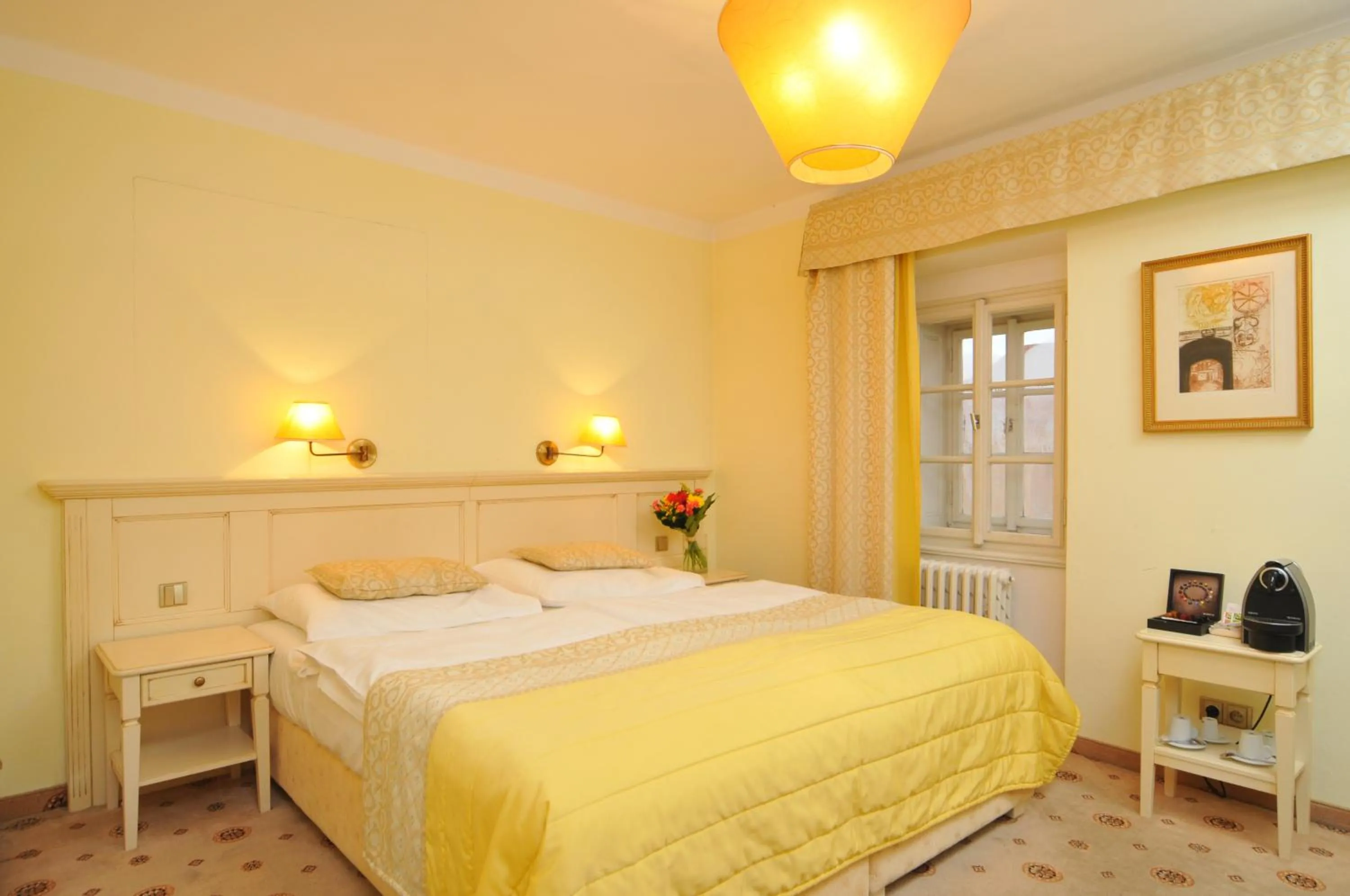 Photo of the whole room, Bed in Hotel Metamorphis