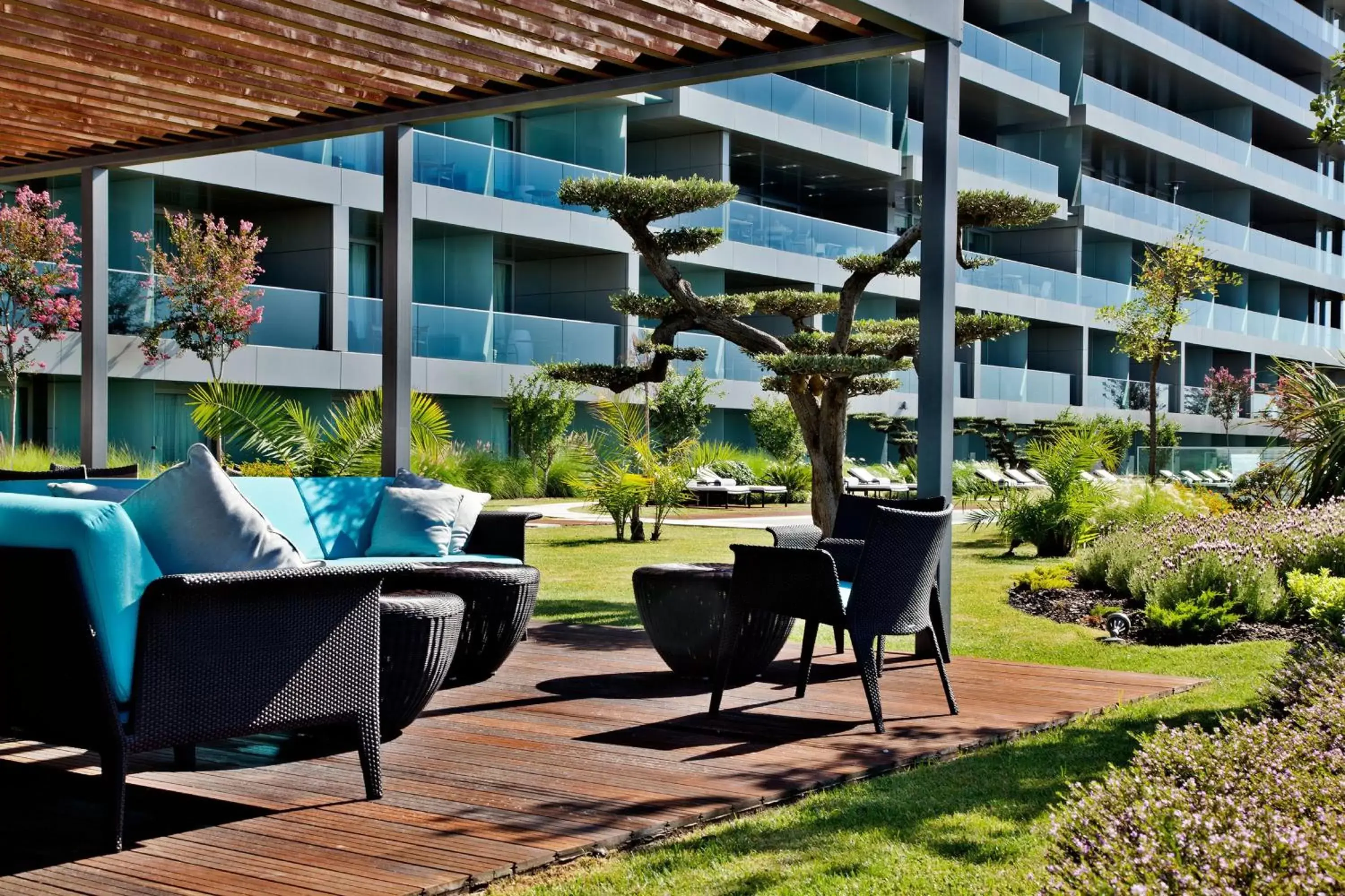Lounge or bar in InterContinental Cascais-Estoril, an IHG Hotel