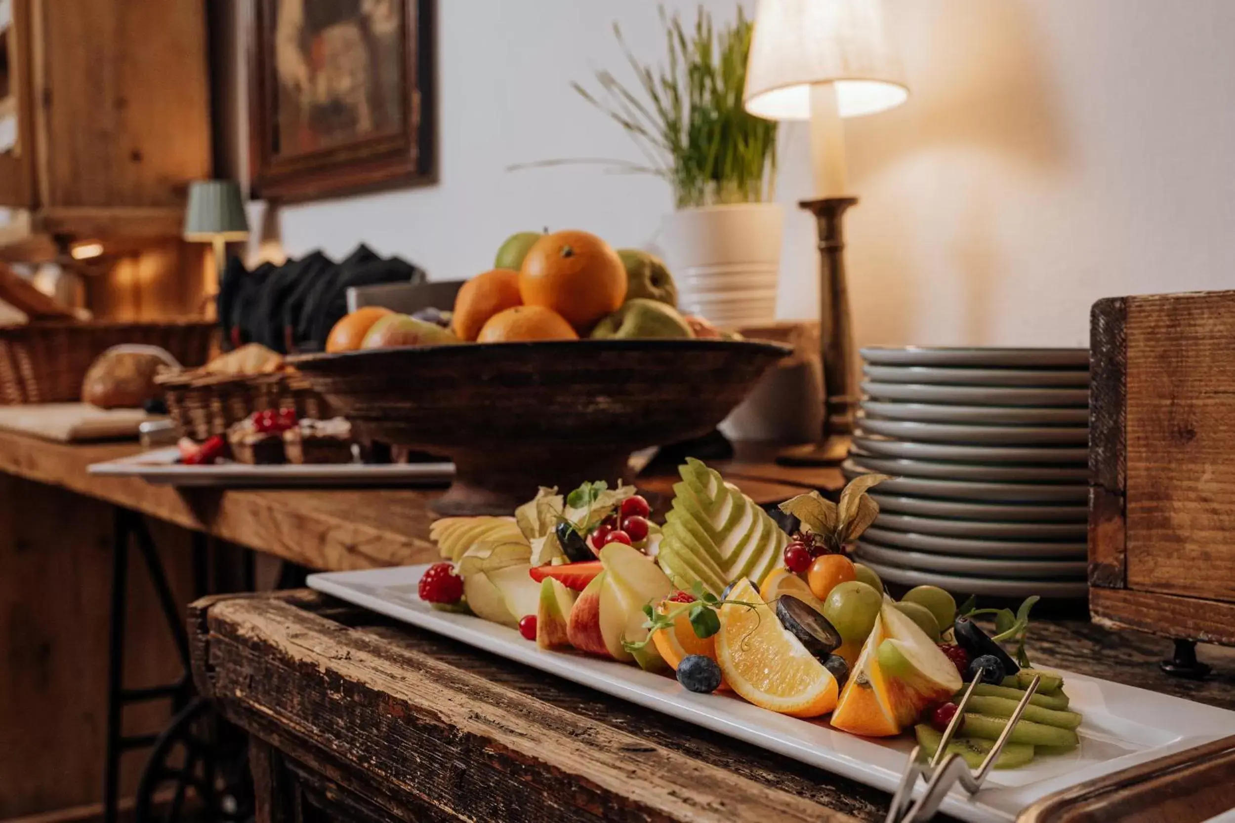 Buffet breakfast, Food in Schlosswirt zu Anif - Hotel und Restaurant