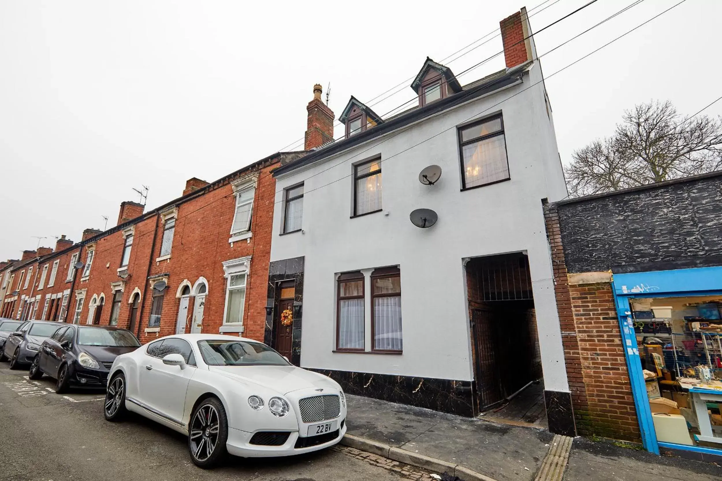 Parking, Property Building in Parkside Lodge