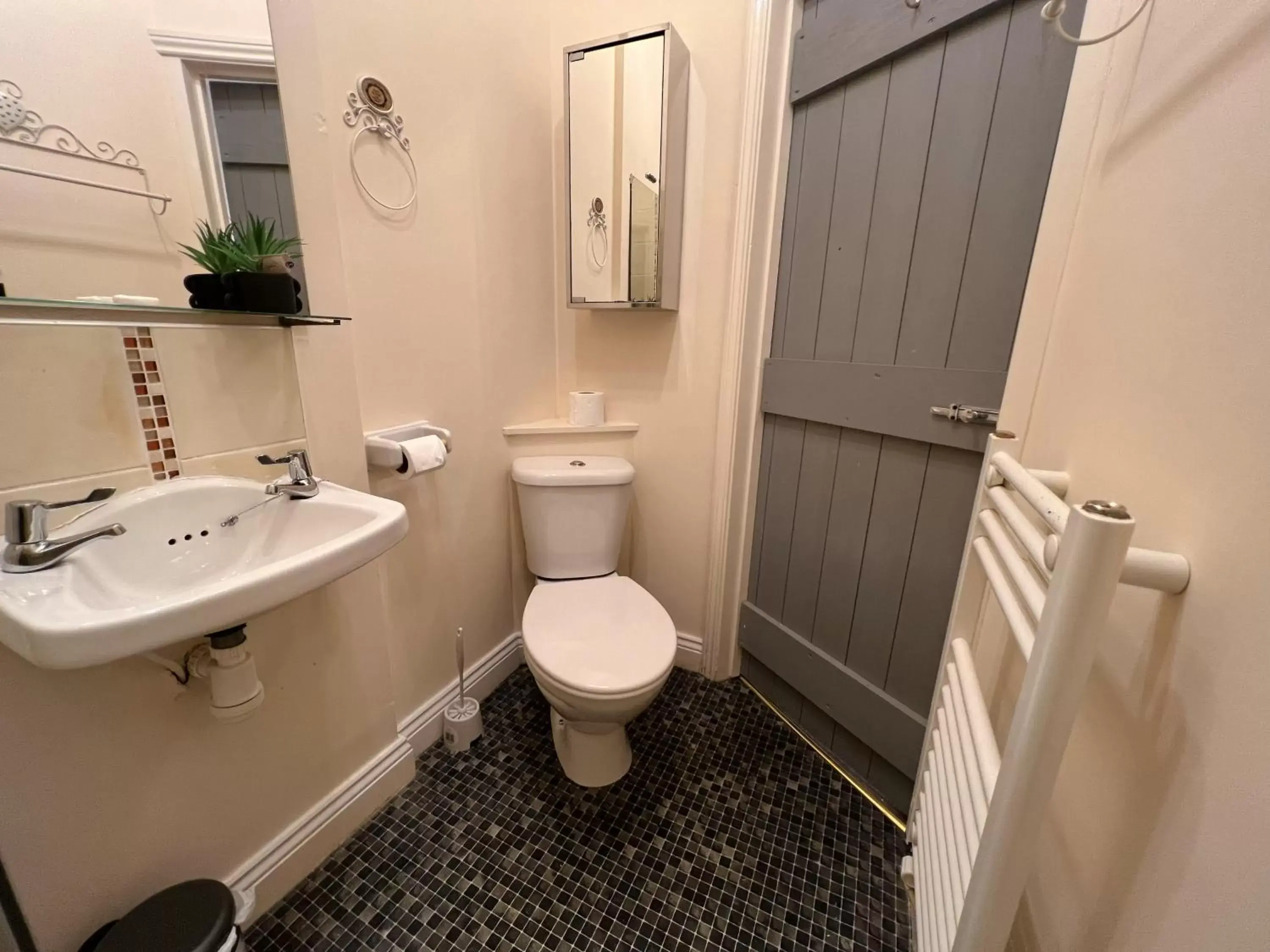 Bathroom in Stone Lodge