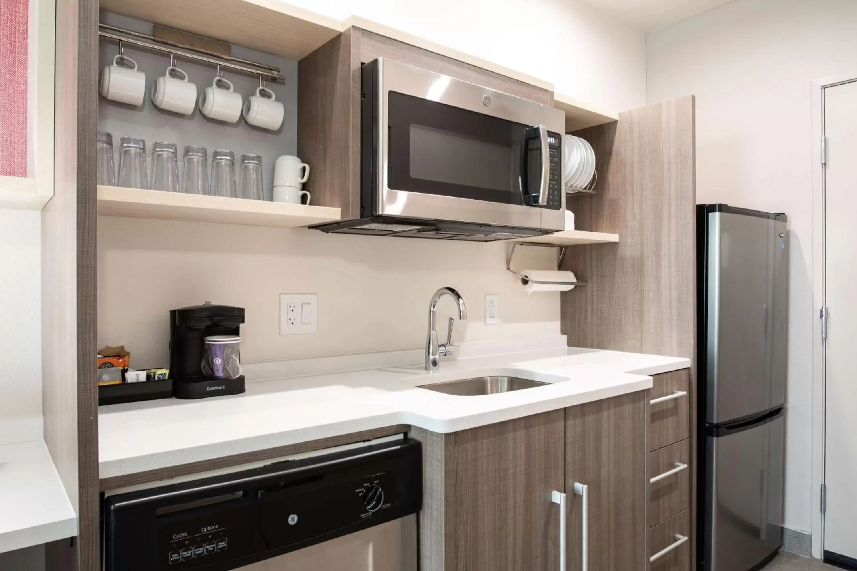 Kitchen or kitchenette, Kitchen/Kitchenette in Home2 Suites by Hilton Roswell, NM