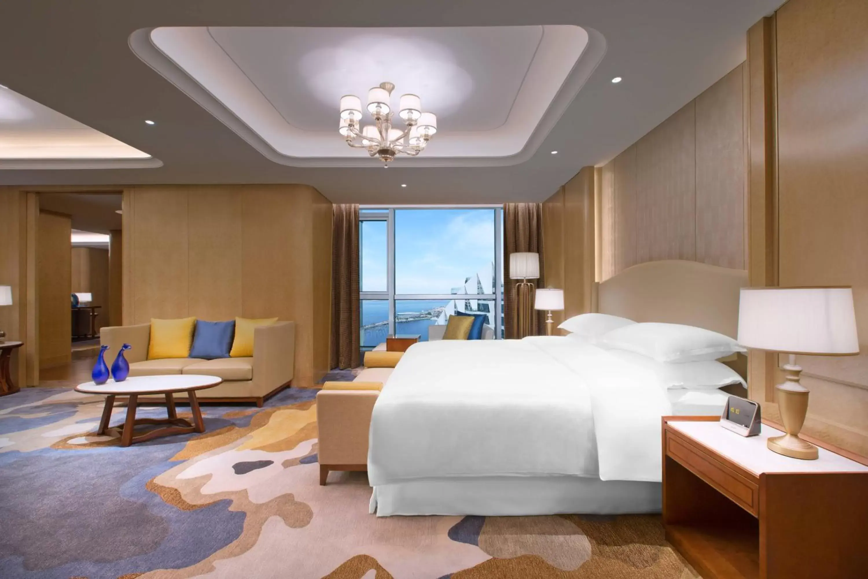 Bedroom in Sheraton Zhanjiang Hotel