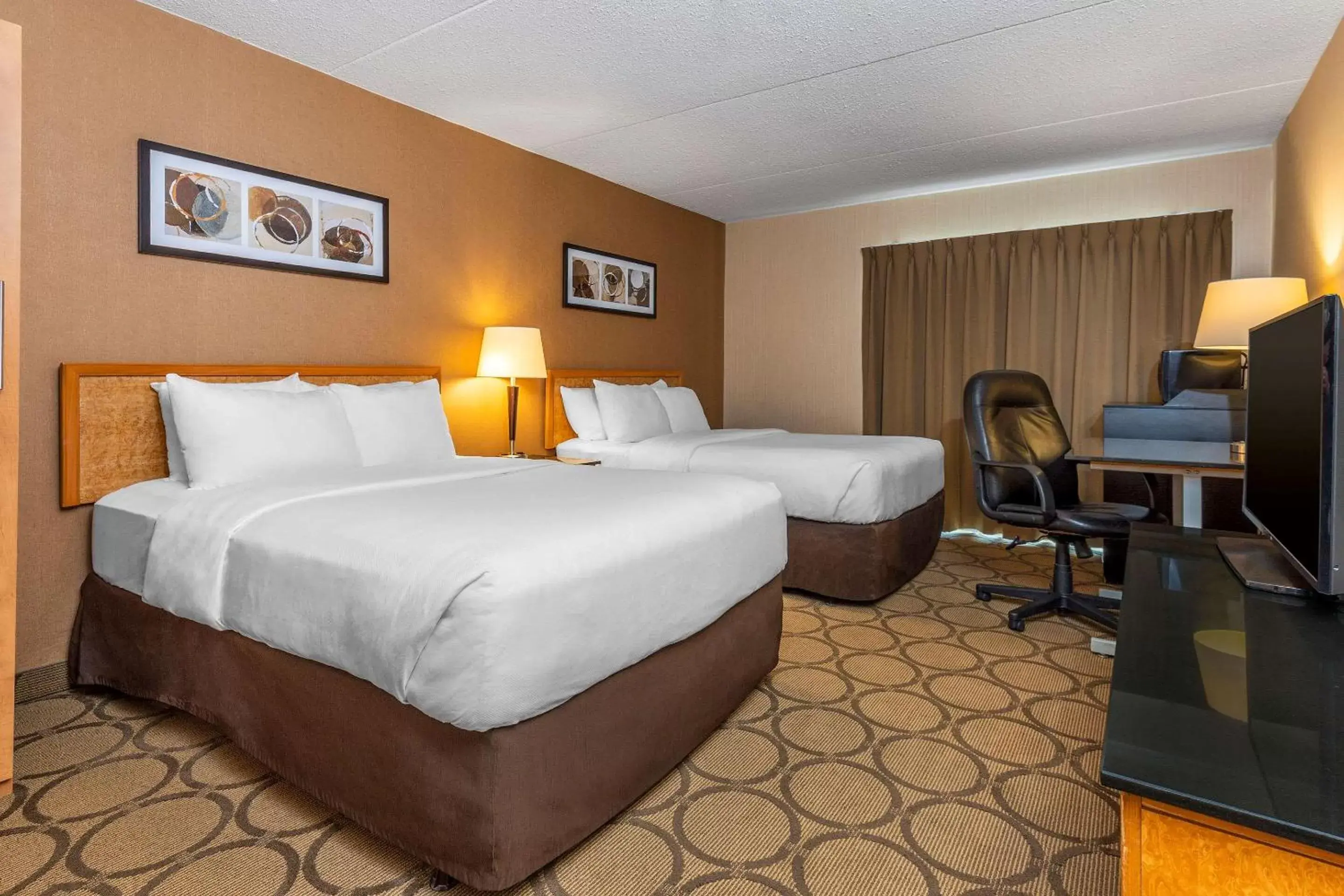 Photo of the whole room, Bed in Comfort Inn East Sudbury