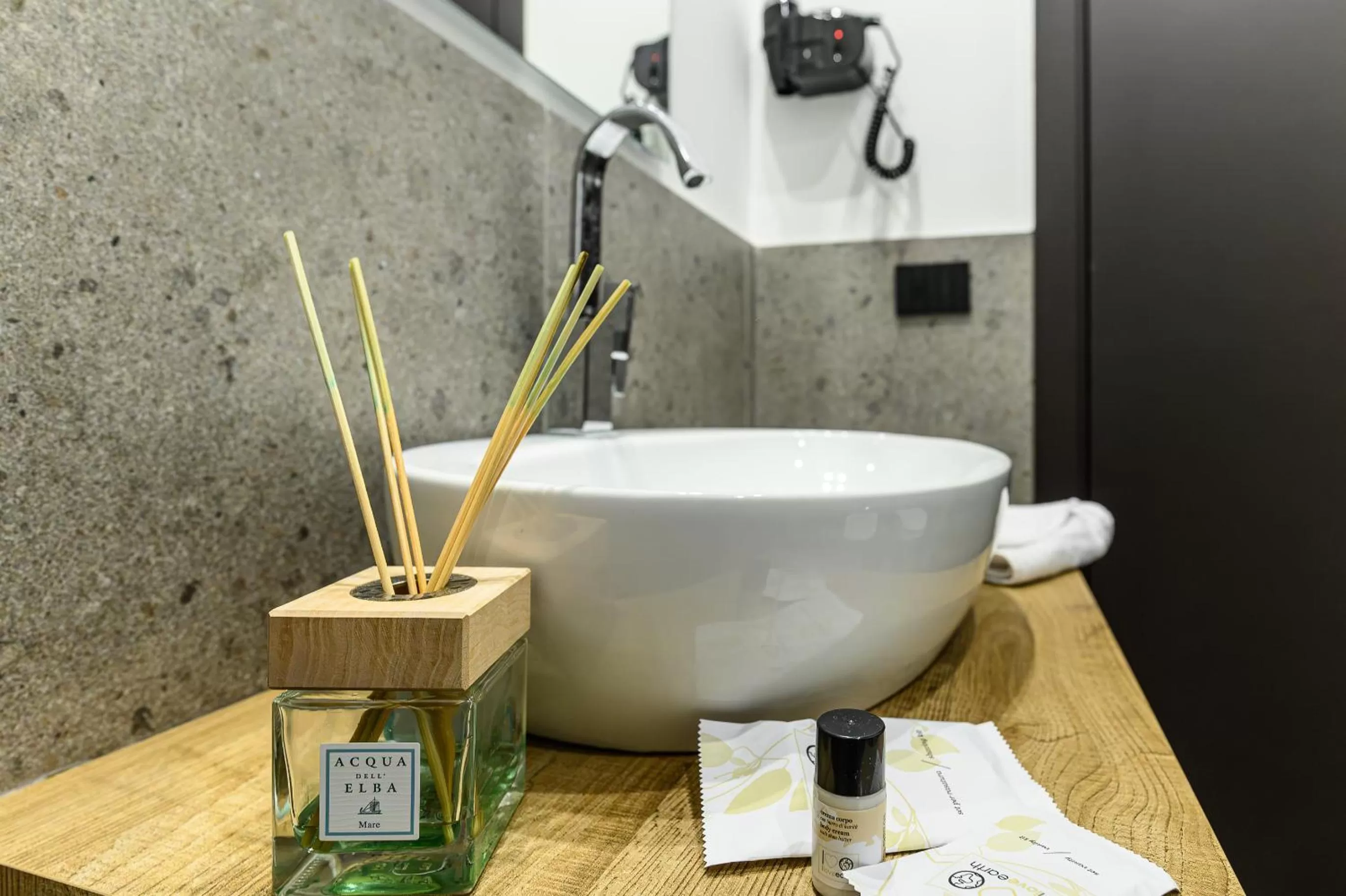 Bathroom in Central Lodge Hotel