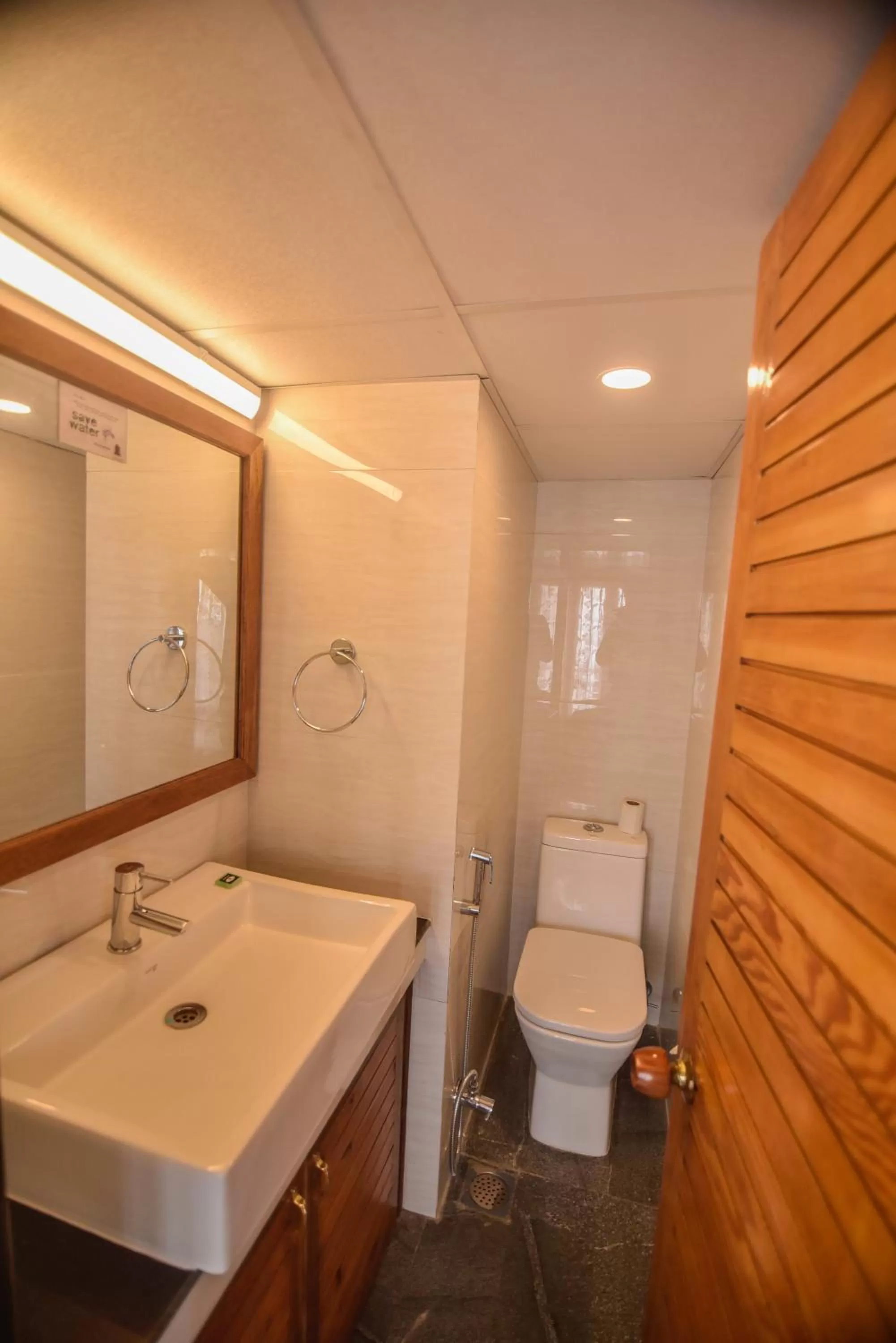 Toilet, Bathroom in Cedar Inn