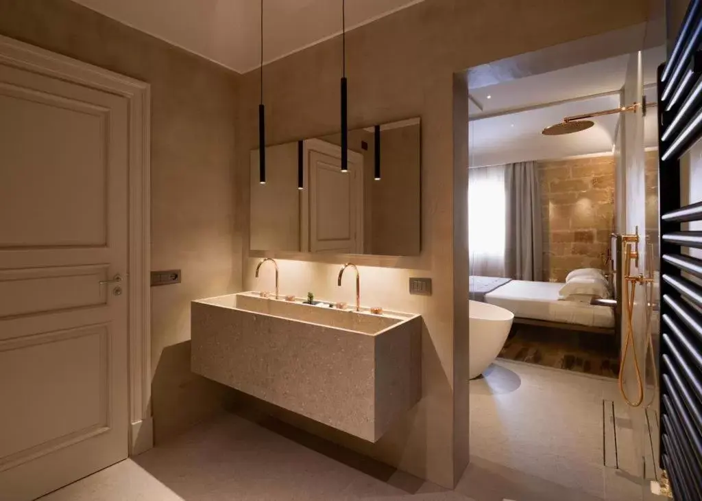 Photo of the whole room, Bathroom in Villa Favorita Hotel e Resort