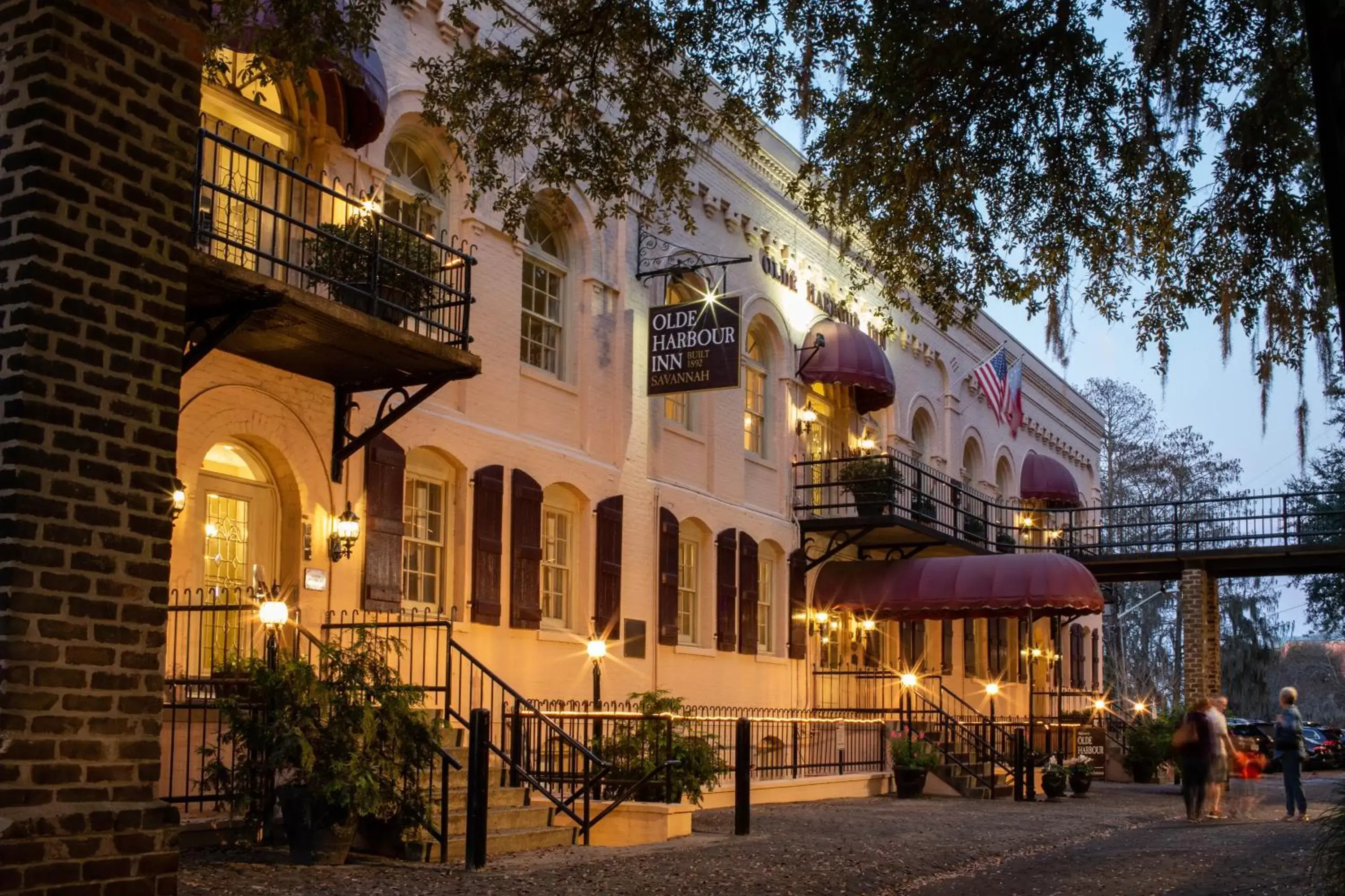 Facade/entrance, Property Building in Olde Harbour Inn, Historic Inns of Savannah Collection