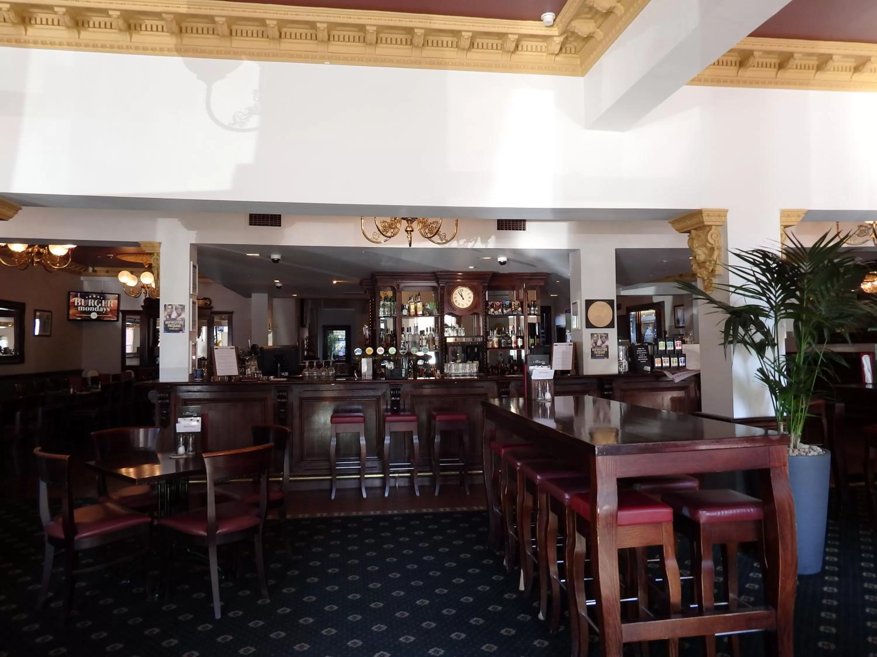 Lounge or bar in The Glenferrie Hotel Hawthorn