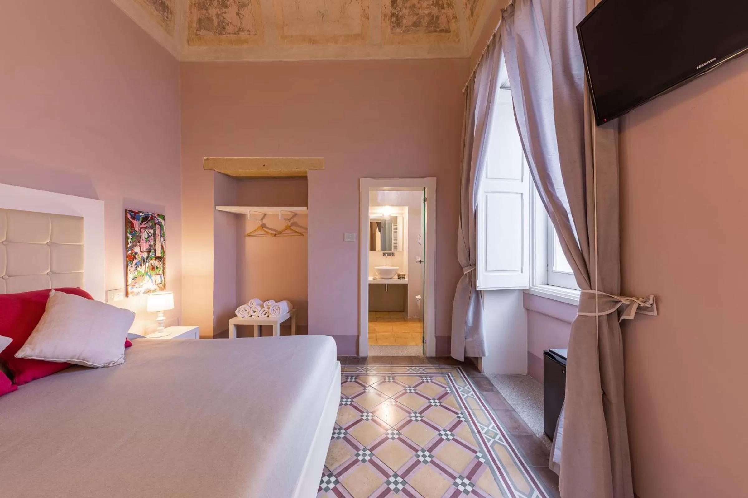 Bed in Palazzo Arco Cadura Hotel & Spa
