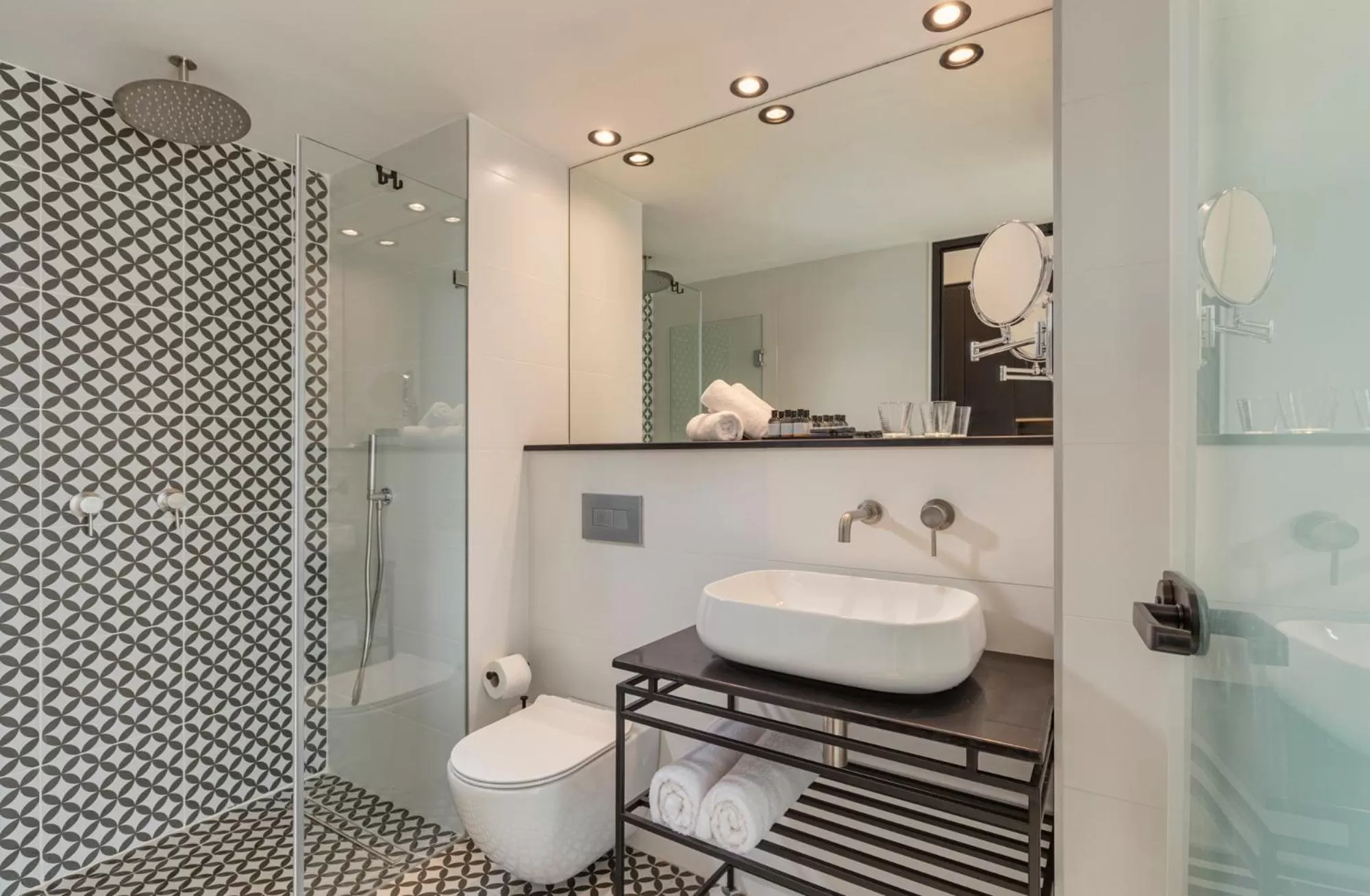 Shower in Numa Hotel Jaffa