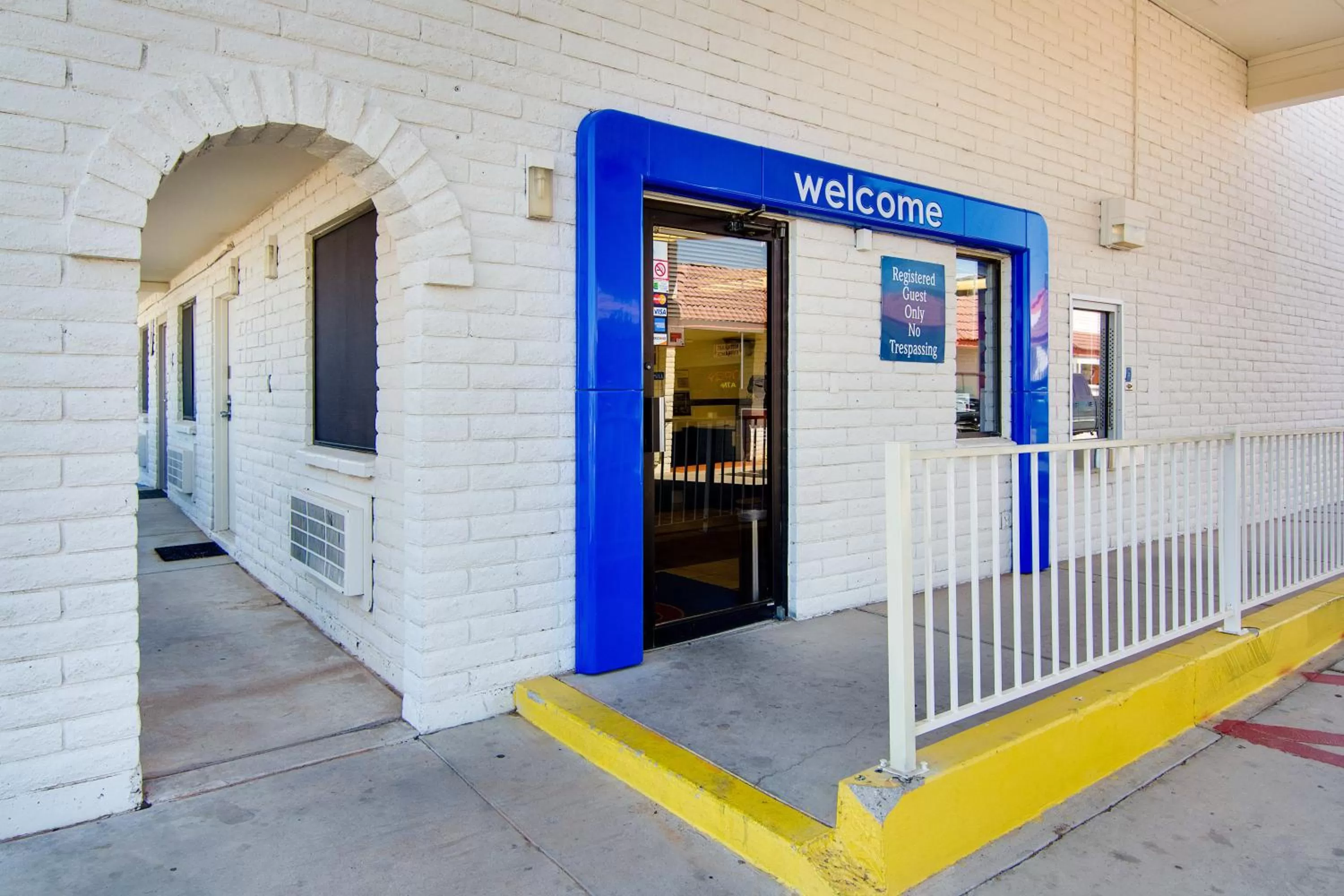 Facade/entrance in Motel 6 Eloy Arizona Casa Grande