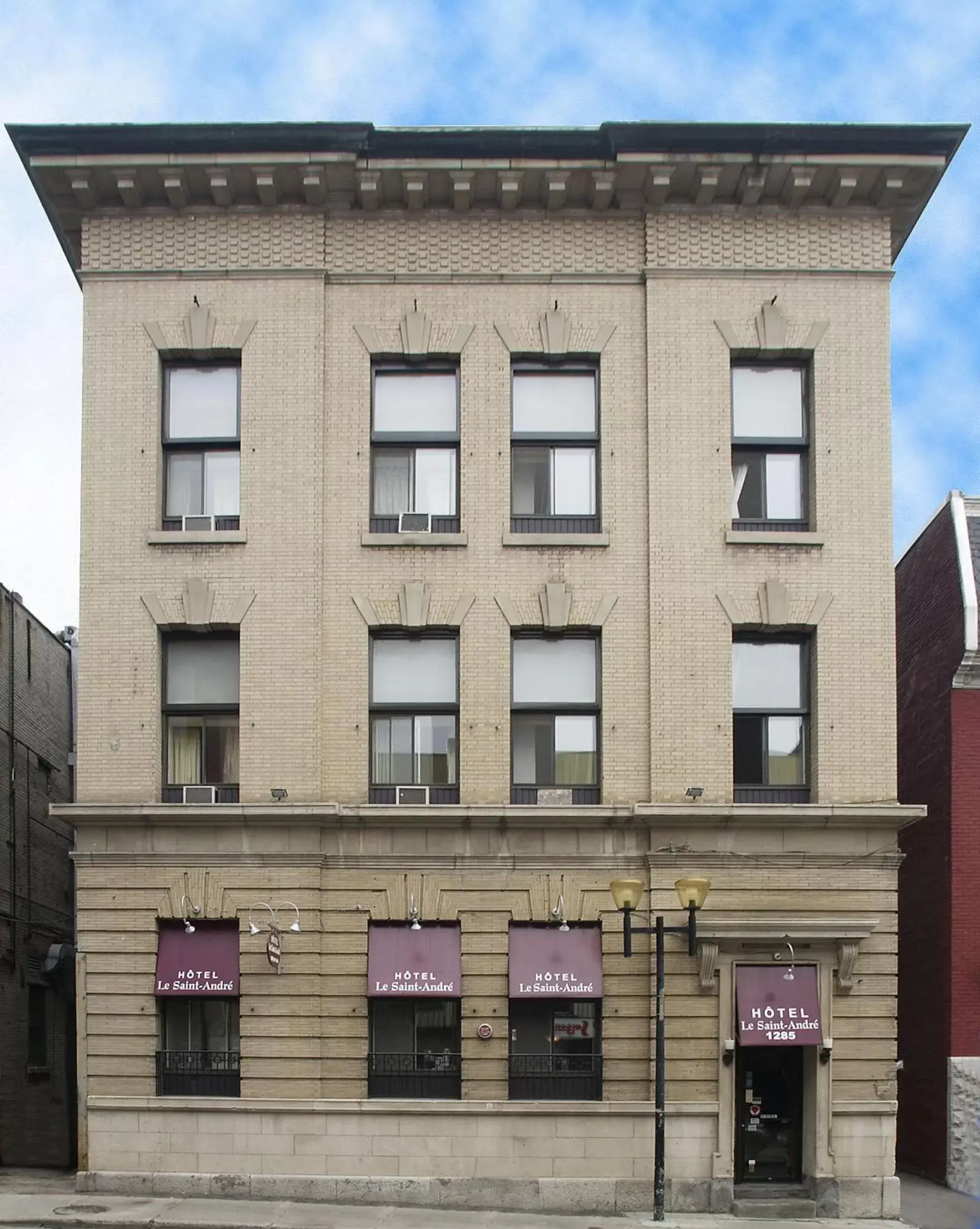 Facade/entrance in Hotel Saint-Andre