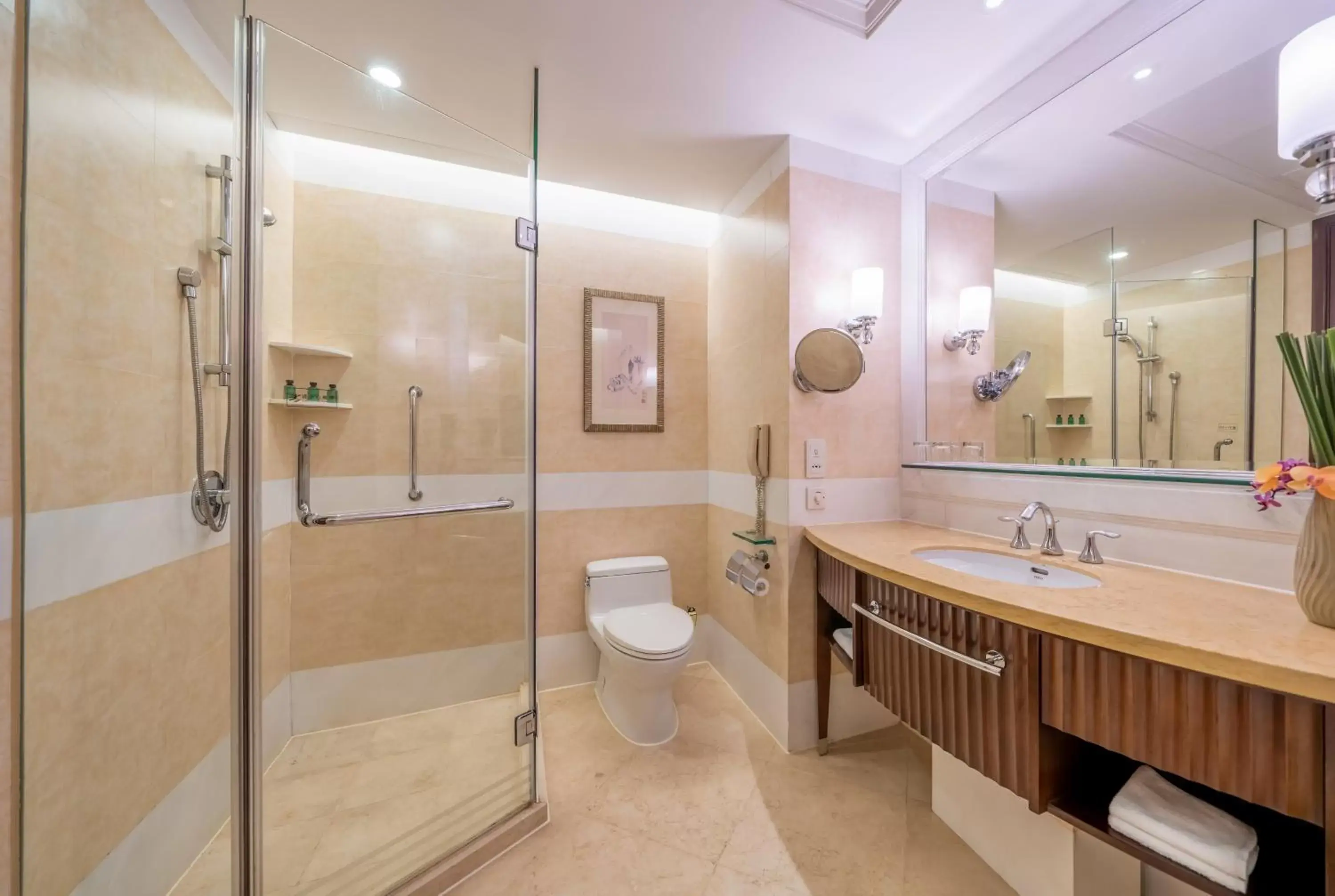 Bathroom in Shangri-La Guilin