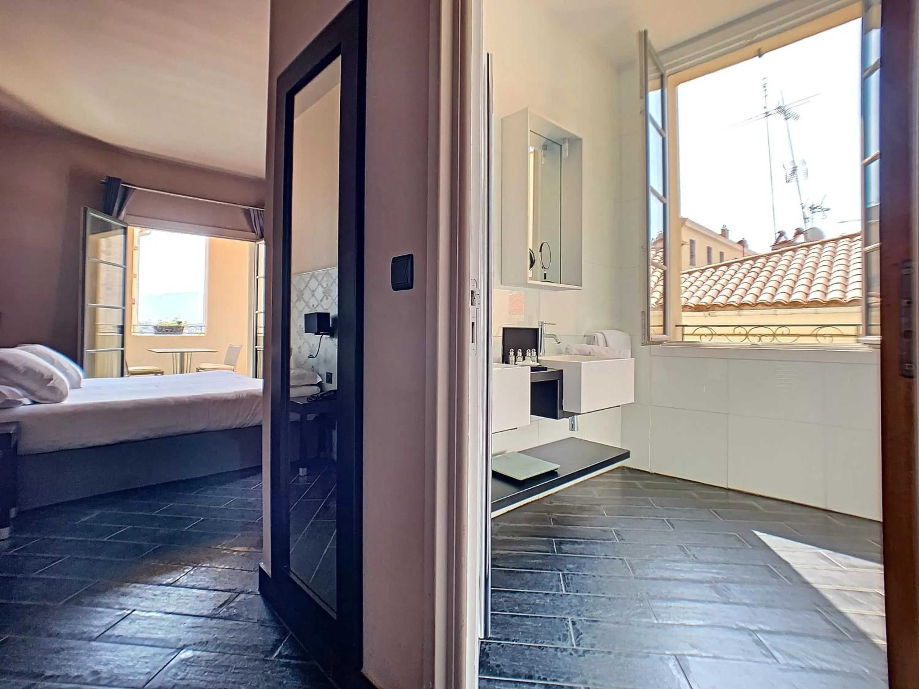 Superior Double Room with Terrace in Hotel POZZO DI BORGO Superior Double Room with Terrace in Hotel POZZO DI BORGO