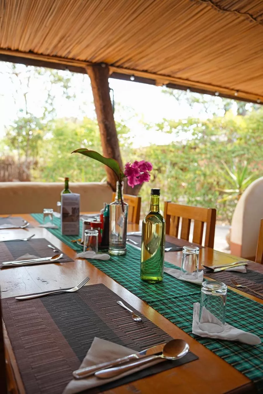 Restaurant/places to eat in Kara-Tunga Safari Camp