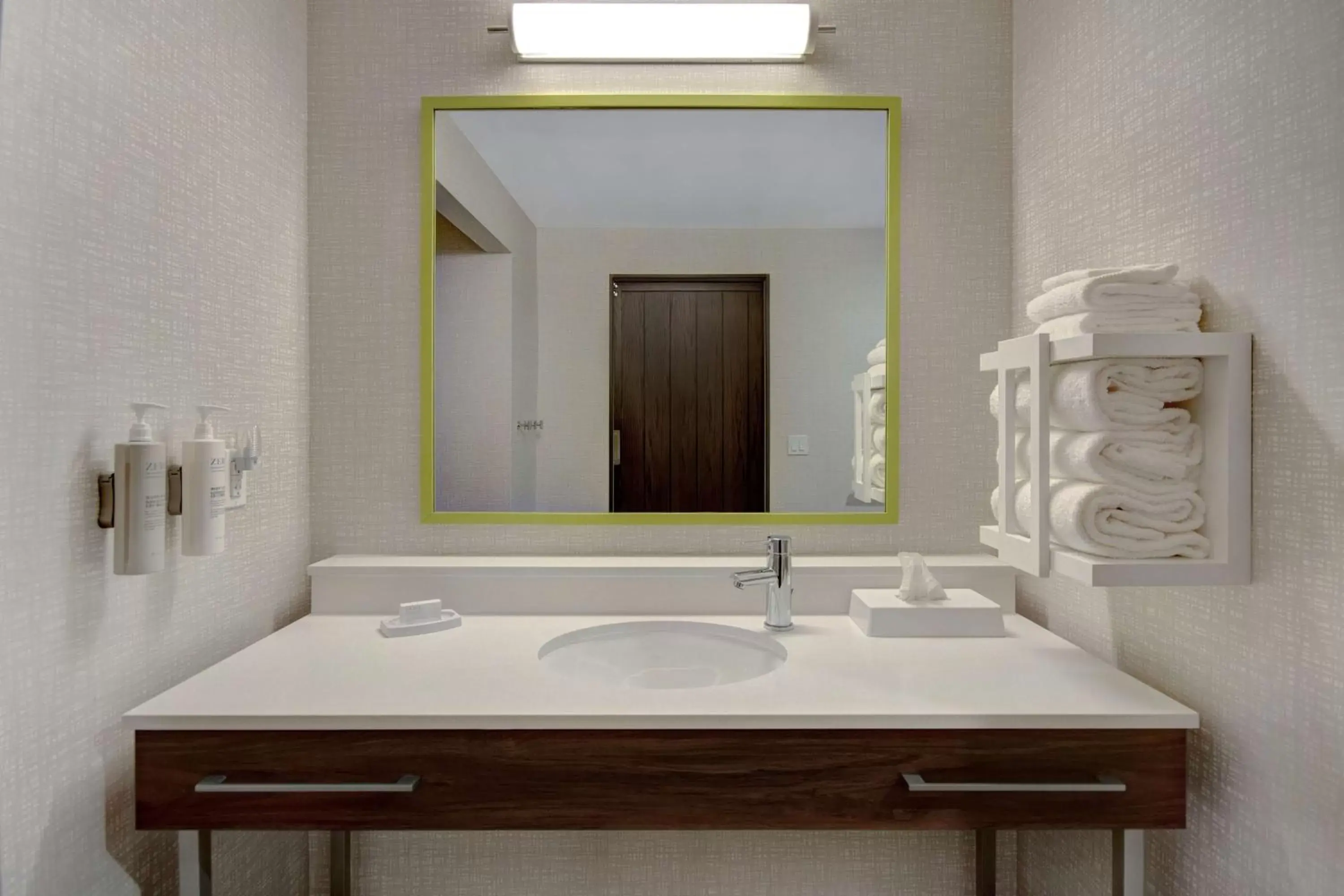 Bathroom in Hampton Inn & Suites By Hilton Rancho Cucamonga