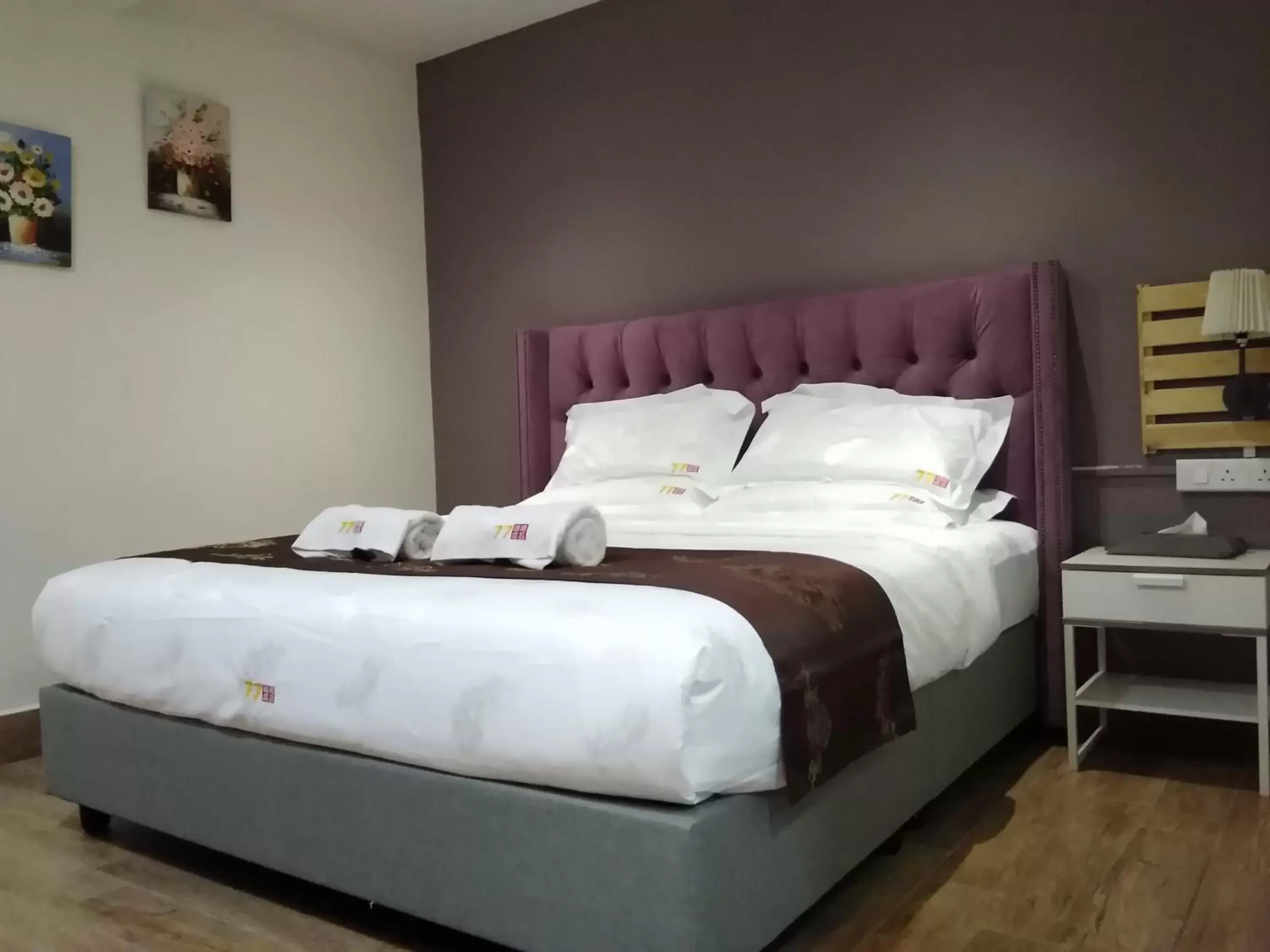 Deluxe King Room (No Window) in 77 Boutique Hotel Deluxe King Room (No Window) in 77 Boutique Hotel