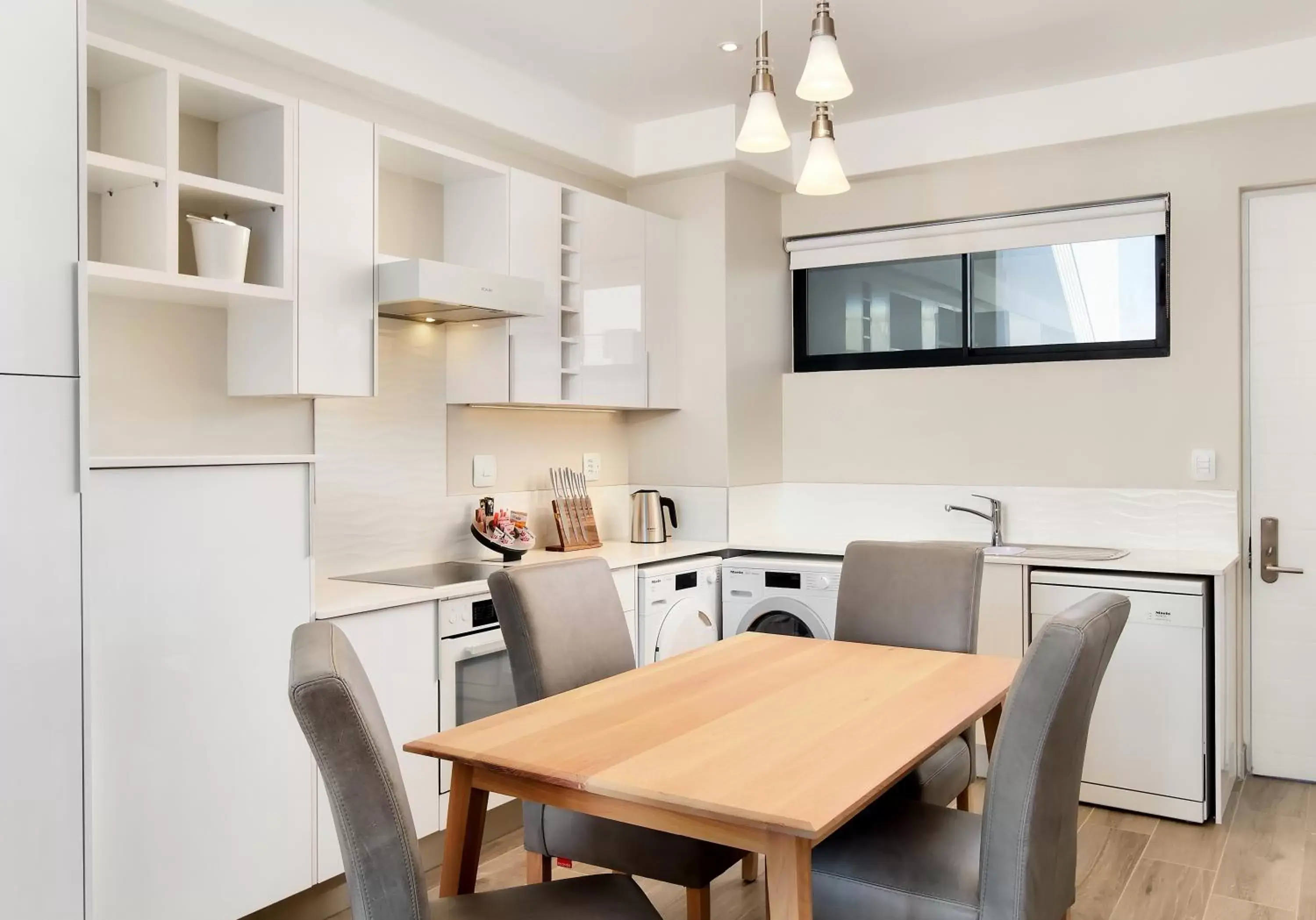 Kitchen or kitchenette, Dining Area in The Regency Apartment Hotel Menlyn