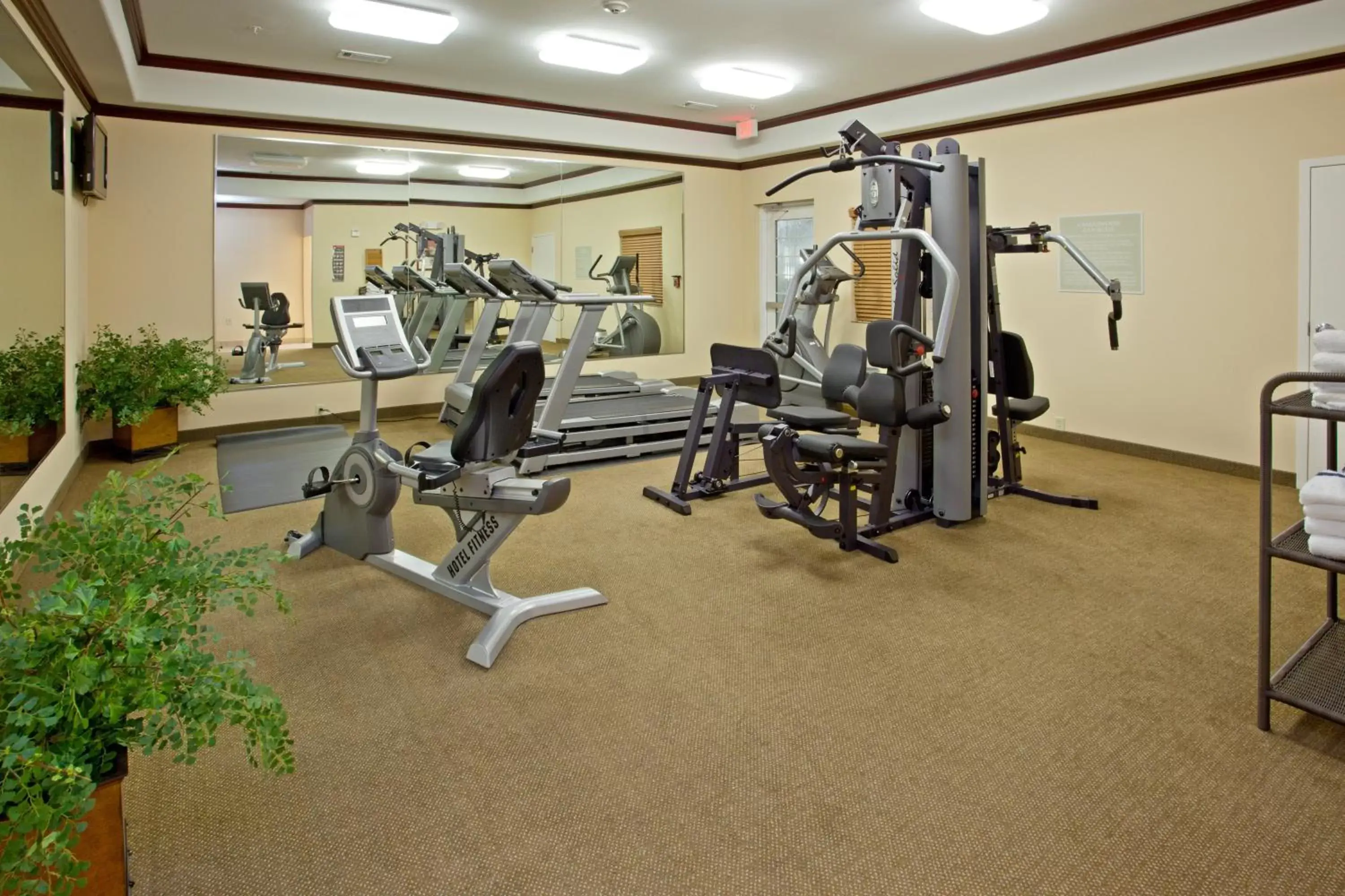 Spa and wellness centre/facilities, Fitness Center/Facilities in Candlewood Suites League City, an IHG Hotel