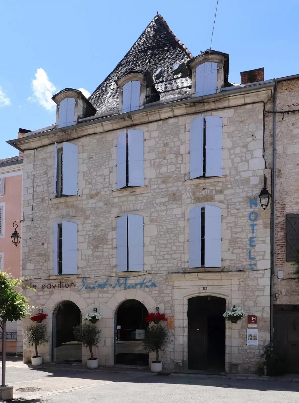 Property Building in Le Pavillon Saint-Martin