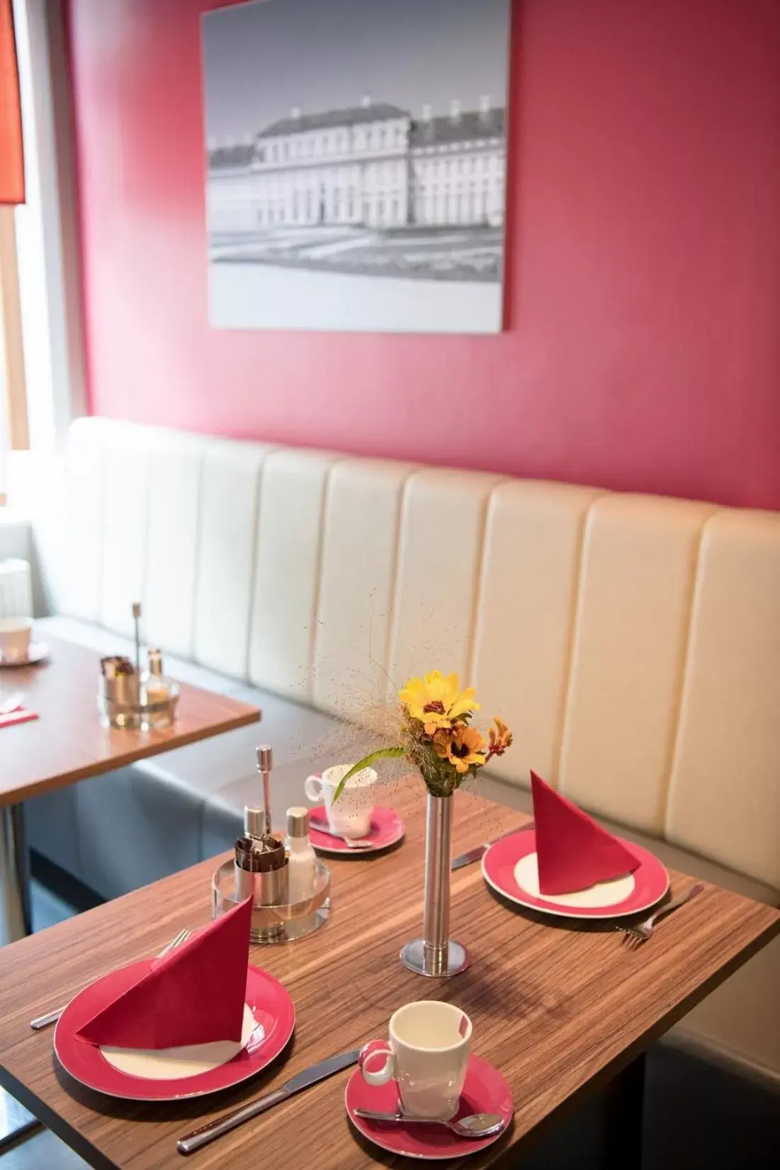 Dining Area in Hotel Munich City