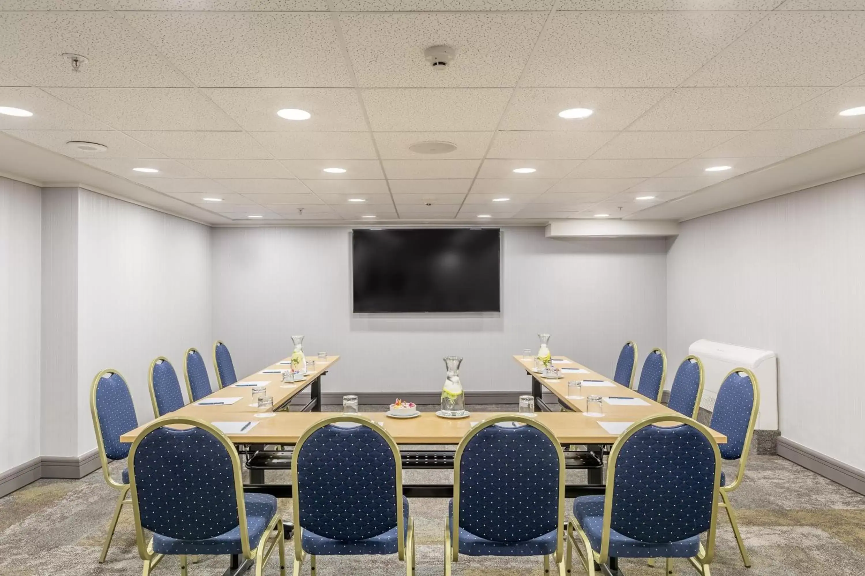Meeting/conference room in Four Points by Sheraton Santiago