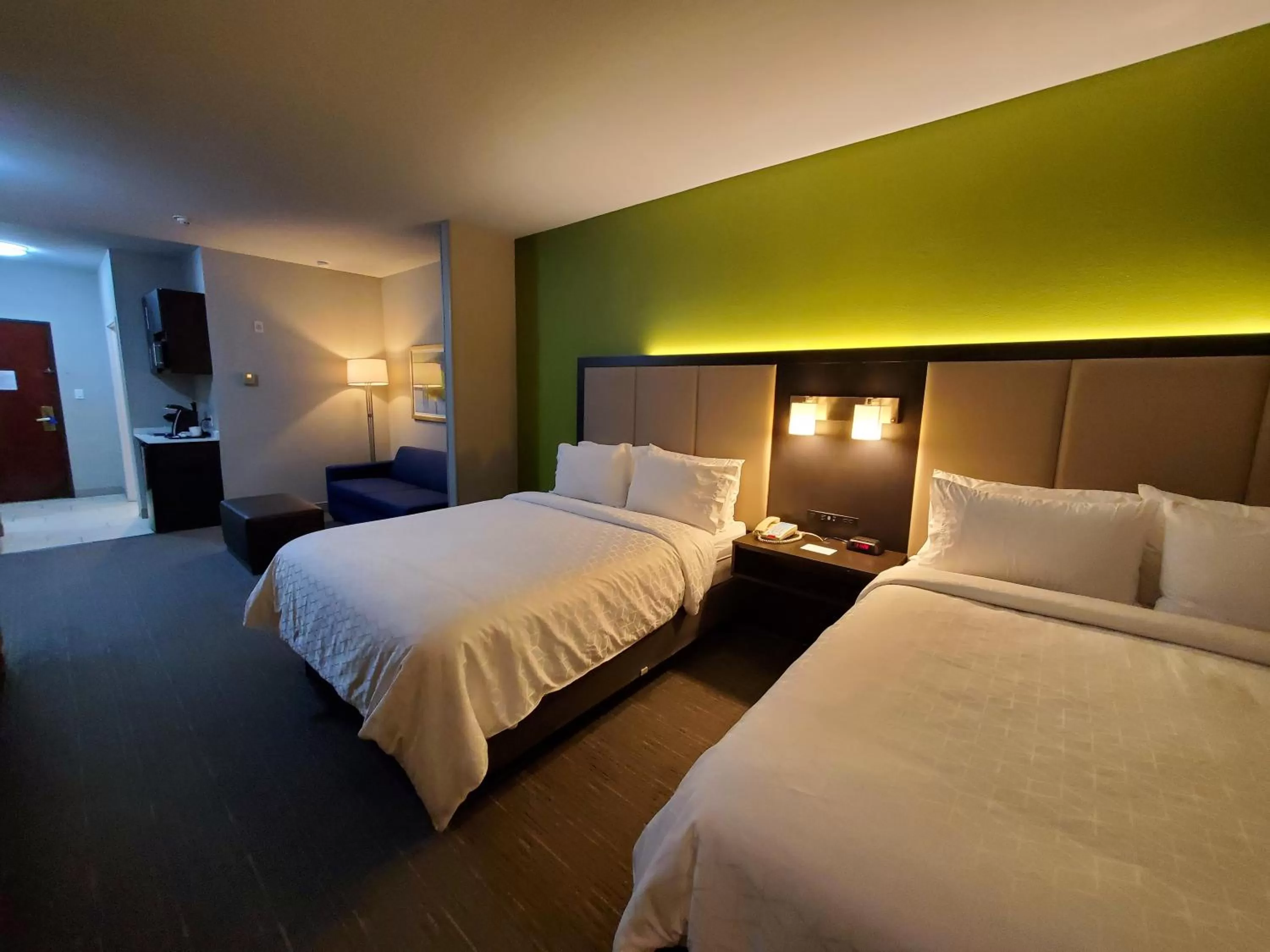 Bedroom, Bed in Holiday Inn Express Pearland by IHG