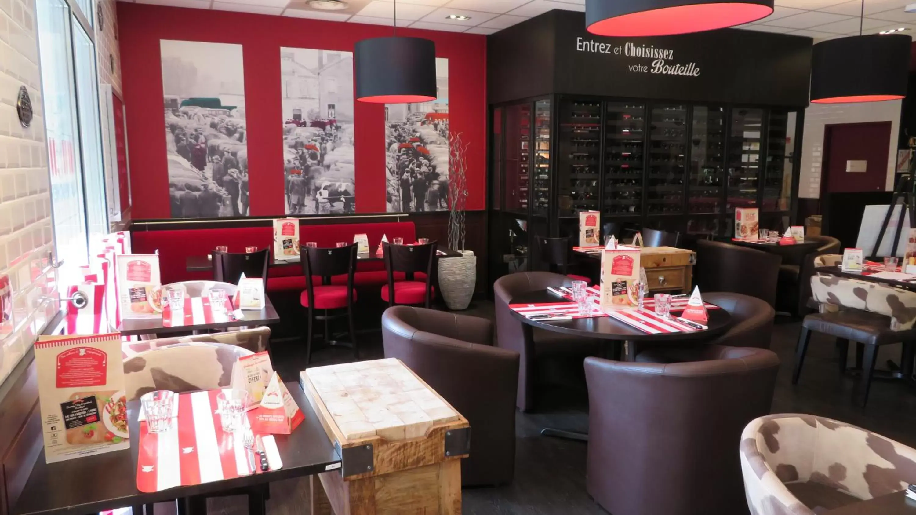 Restaurant/Places to Eat in Kyriad Aix Les Milles - Plan de Campagne