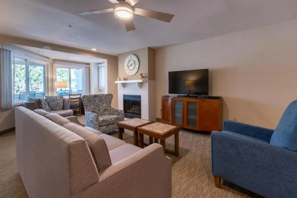 Seating Area in San Clemente Cove Resort