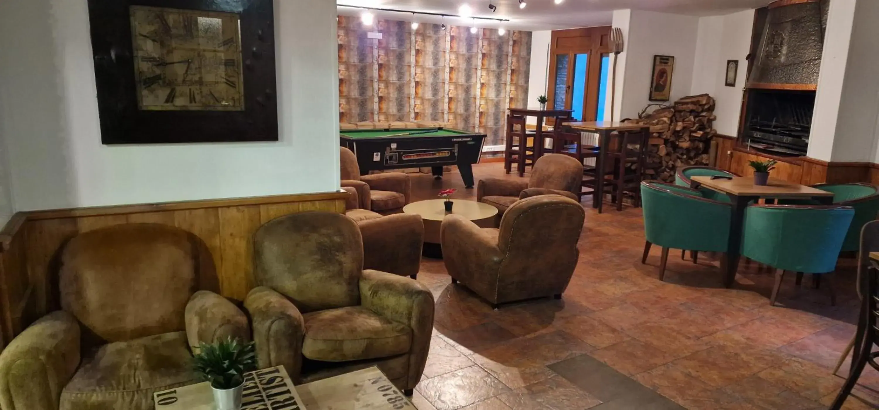 Lounge or bar in Hotel Comapedrosa