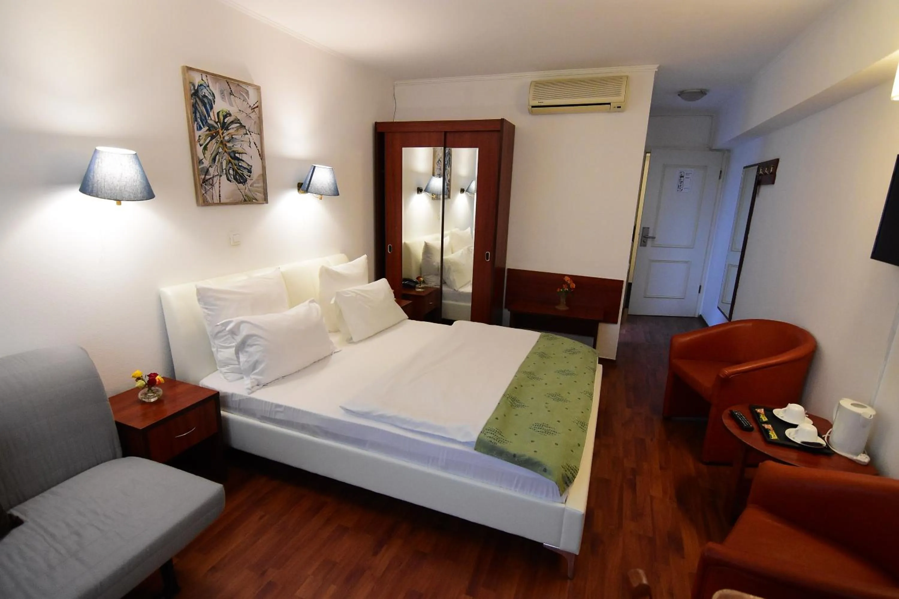 Bedroom, Bed in Atrium Hotel Bucharest City Center