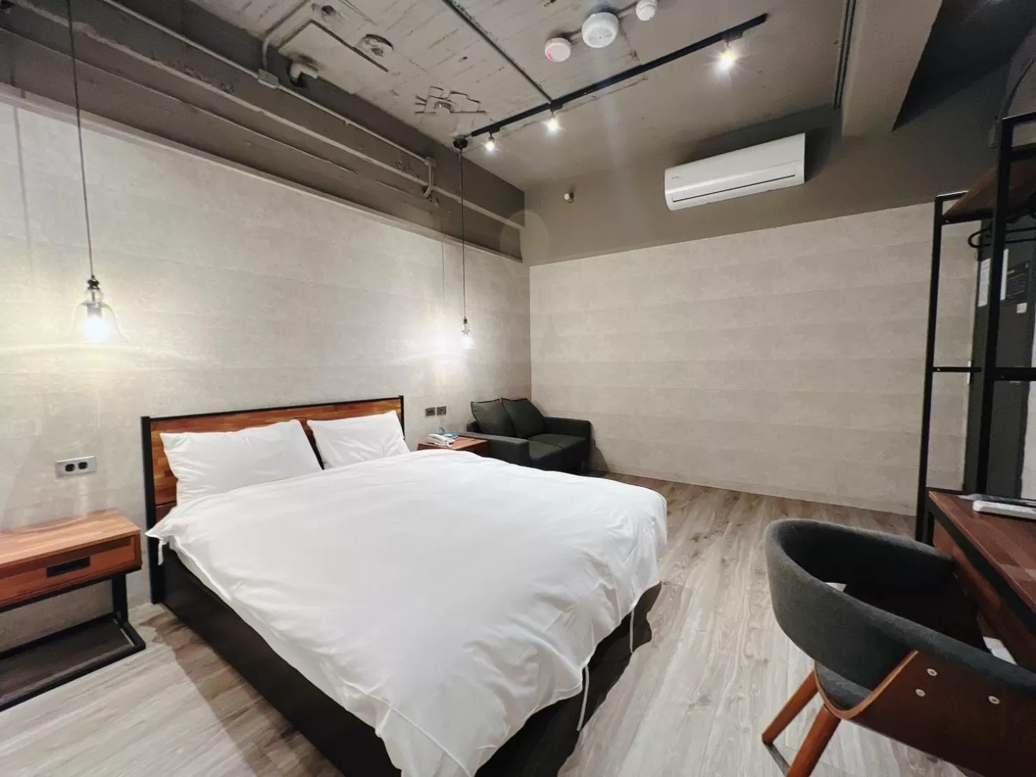 Bedroom, Bed in Puremeworld Hotel