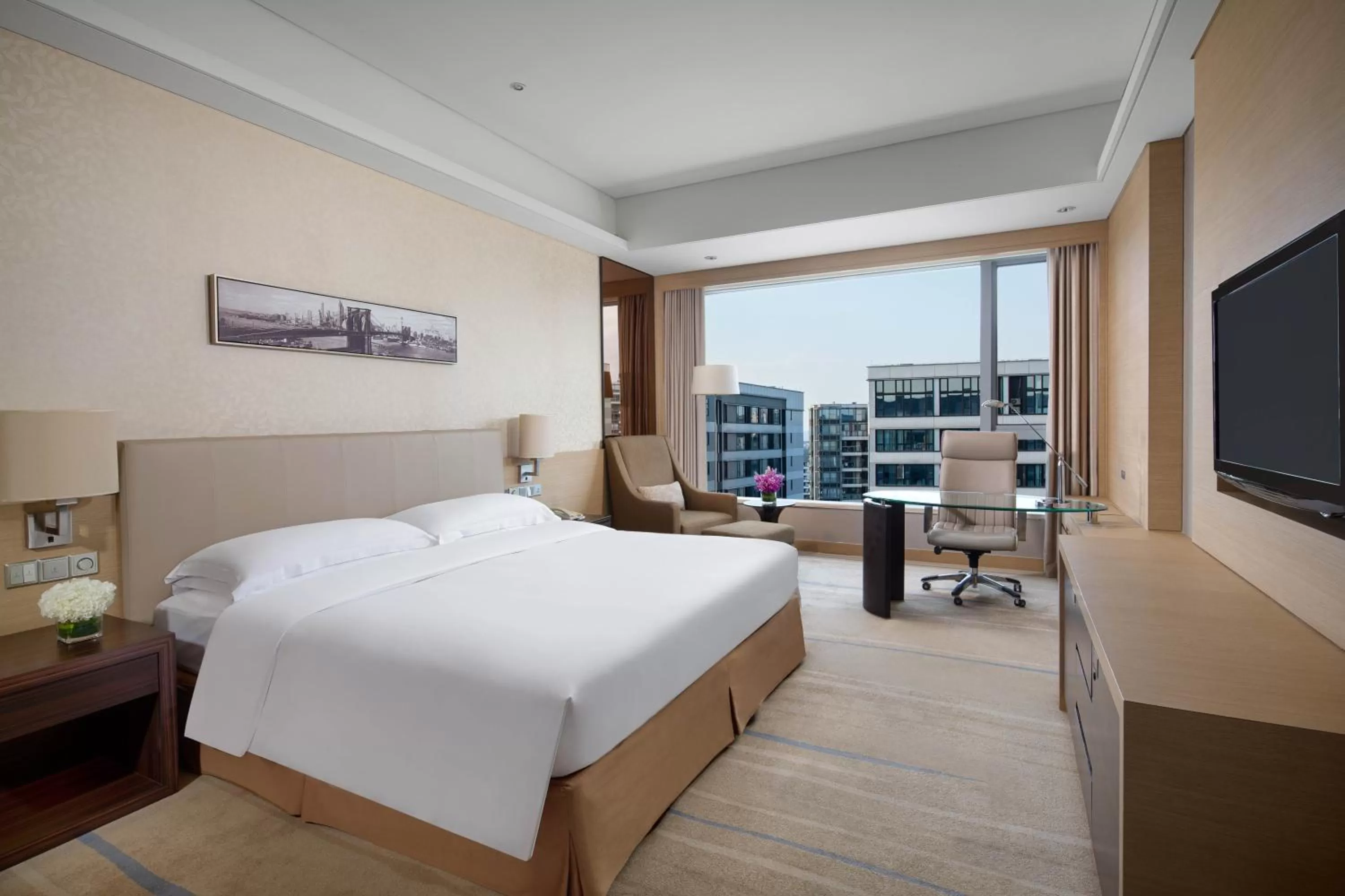 Bed in Crowne Plaza Guangzhou Huadu by IHG - Free Shuttle bus between hotel to Exhibition Center During Canton Fair