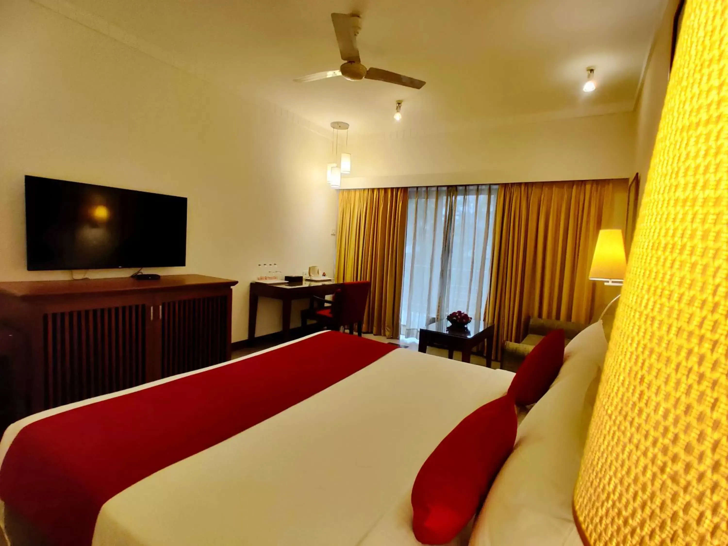 Bed in Fariyas Resort Lonavala