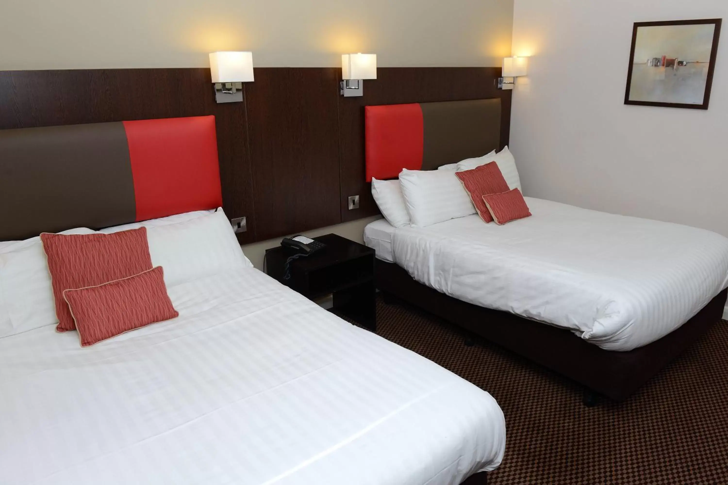Photo of the whole room, Bed in International Hotel Telford