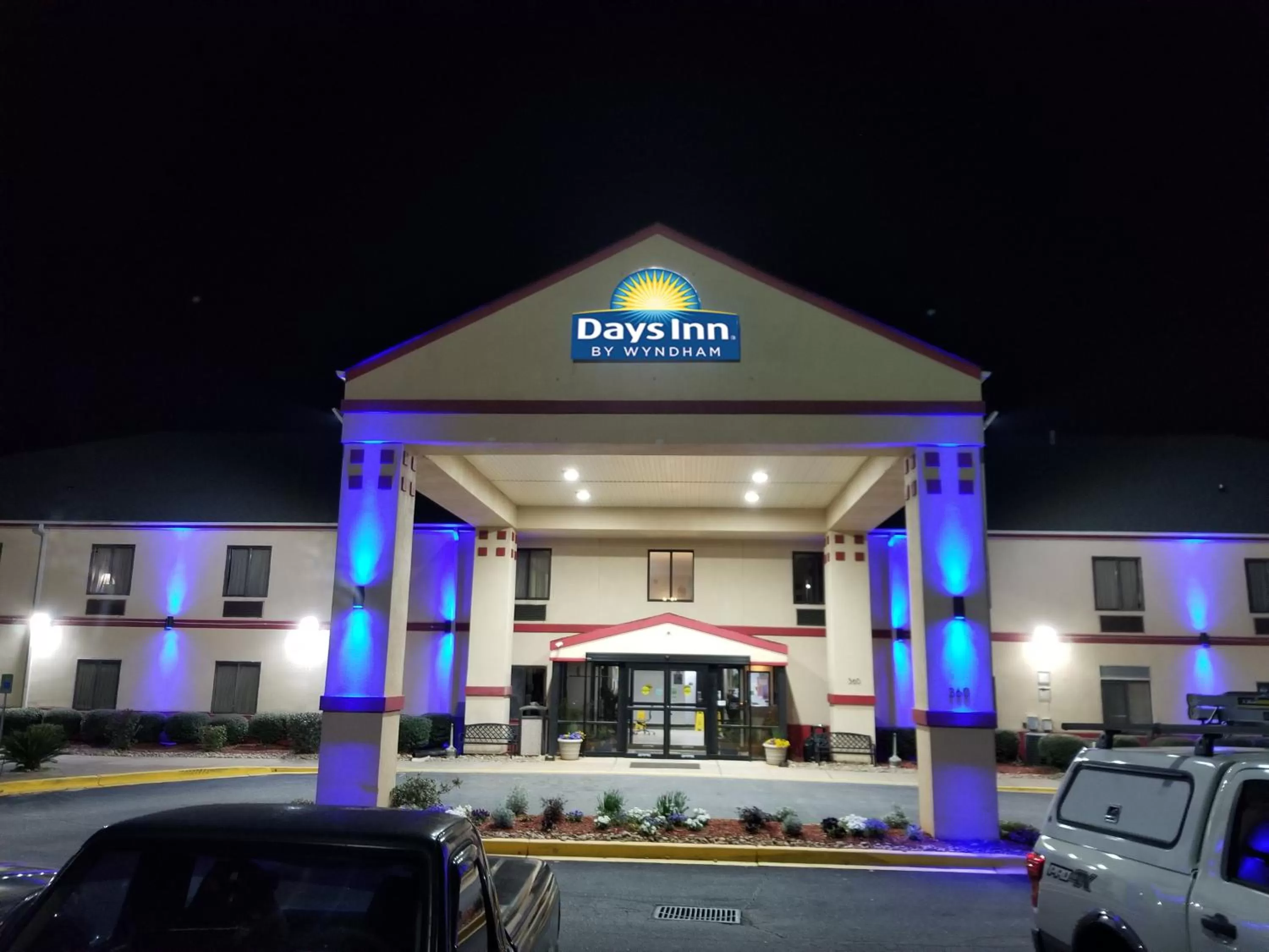 Facade/entrance in Days Inn by Wyndham Mauldin/Greenville