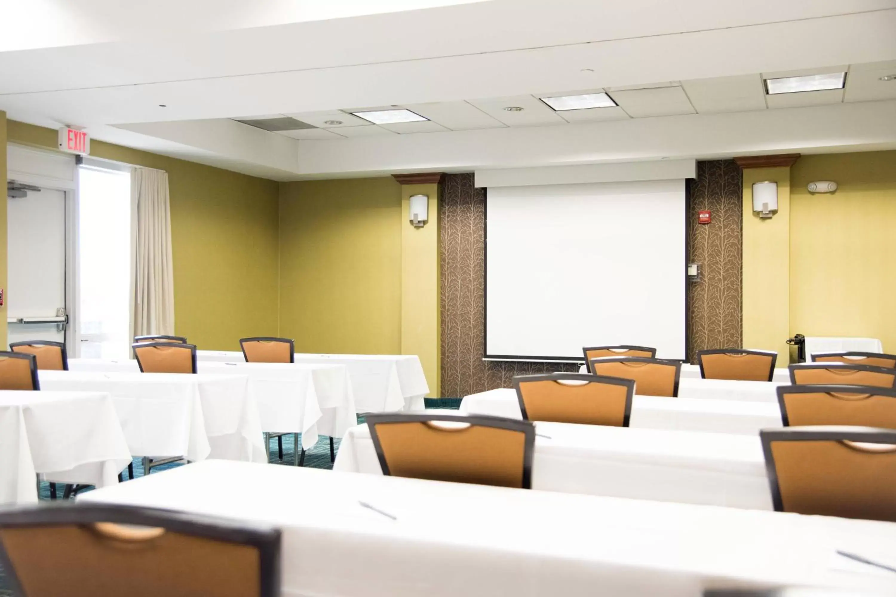 Meeting/conference room in SpringHill Suites by Marriott Chicago Naperville Warrenville