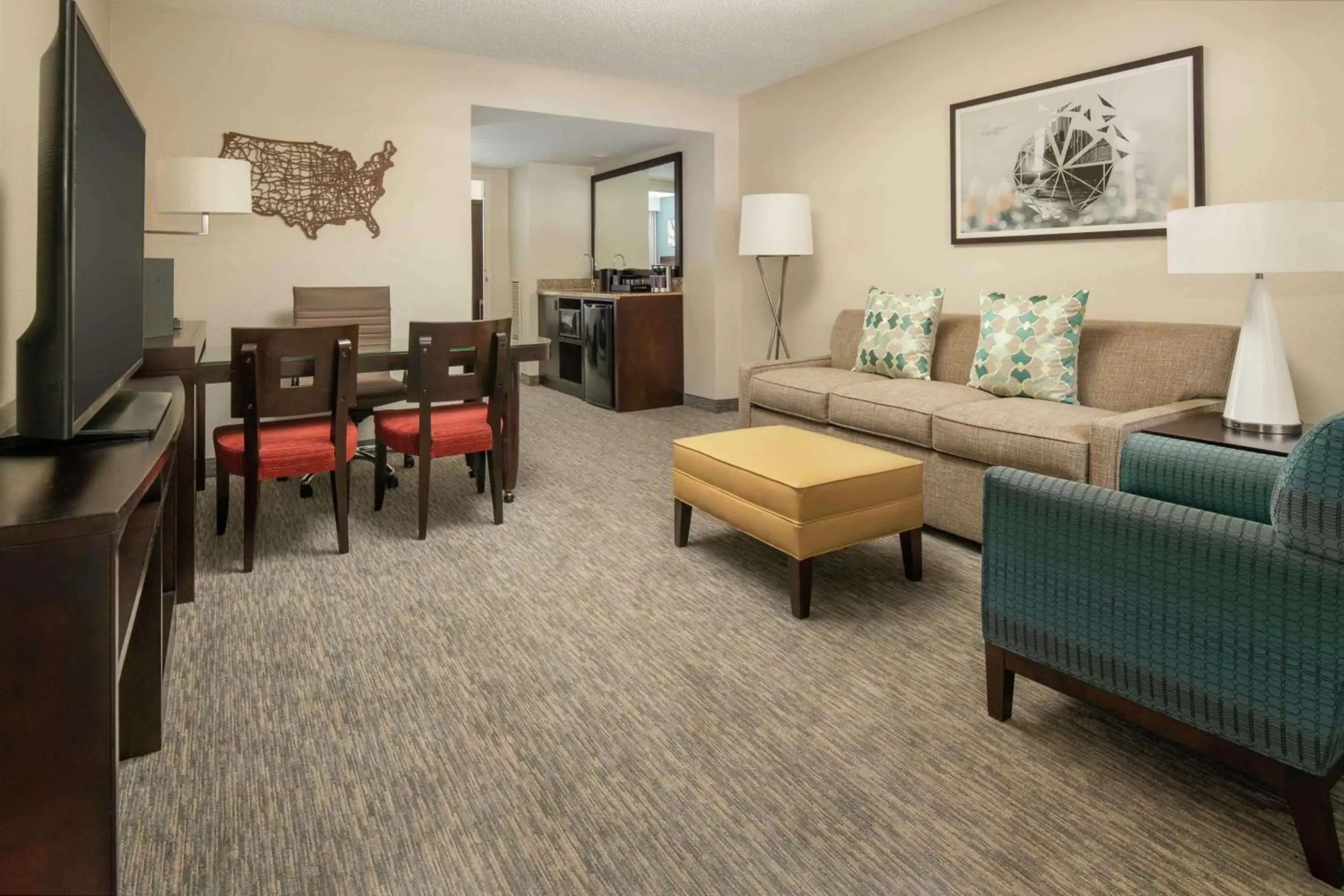 Bedroom, Seating Area in Embassy Suites By Hilton Seattle - Tacoma International Airport