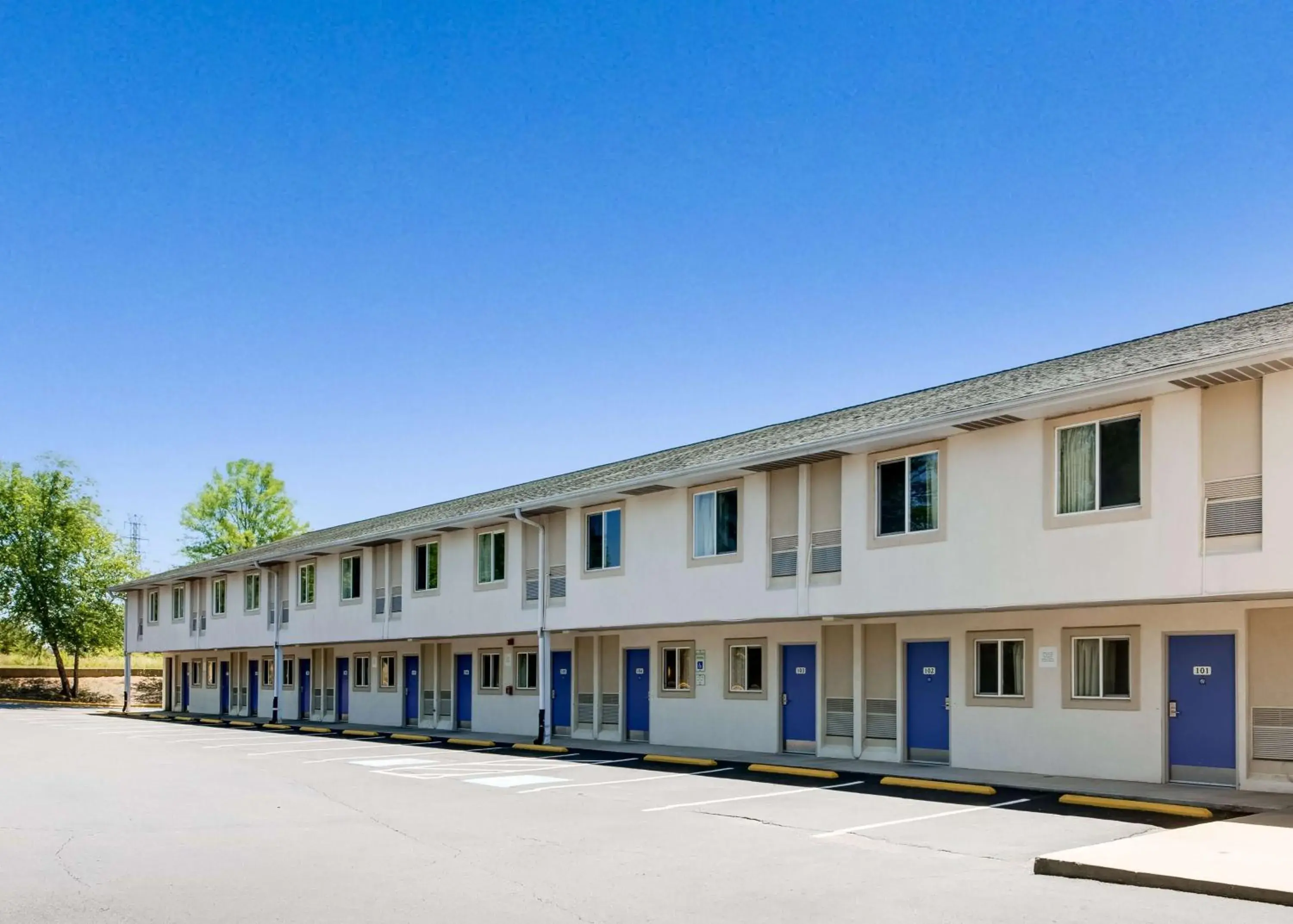 Property Building in Motel 6-Statesville, NC