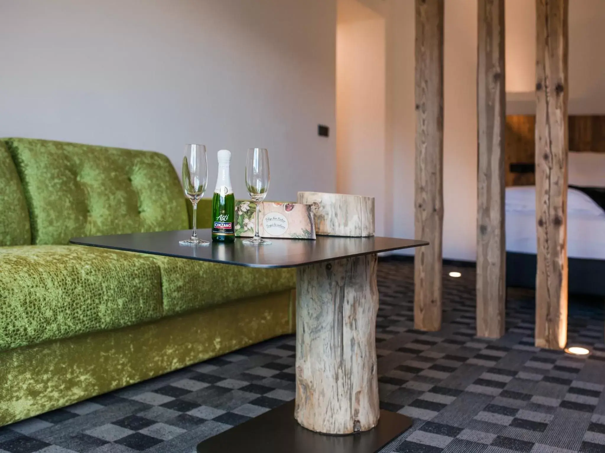 Seating area, Bathroom in Garni Hotel Katzenthalerhof