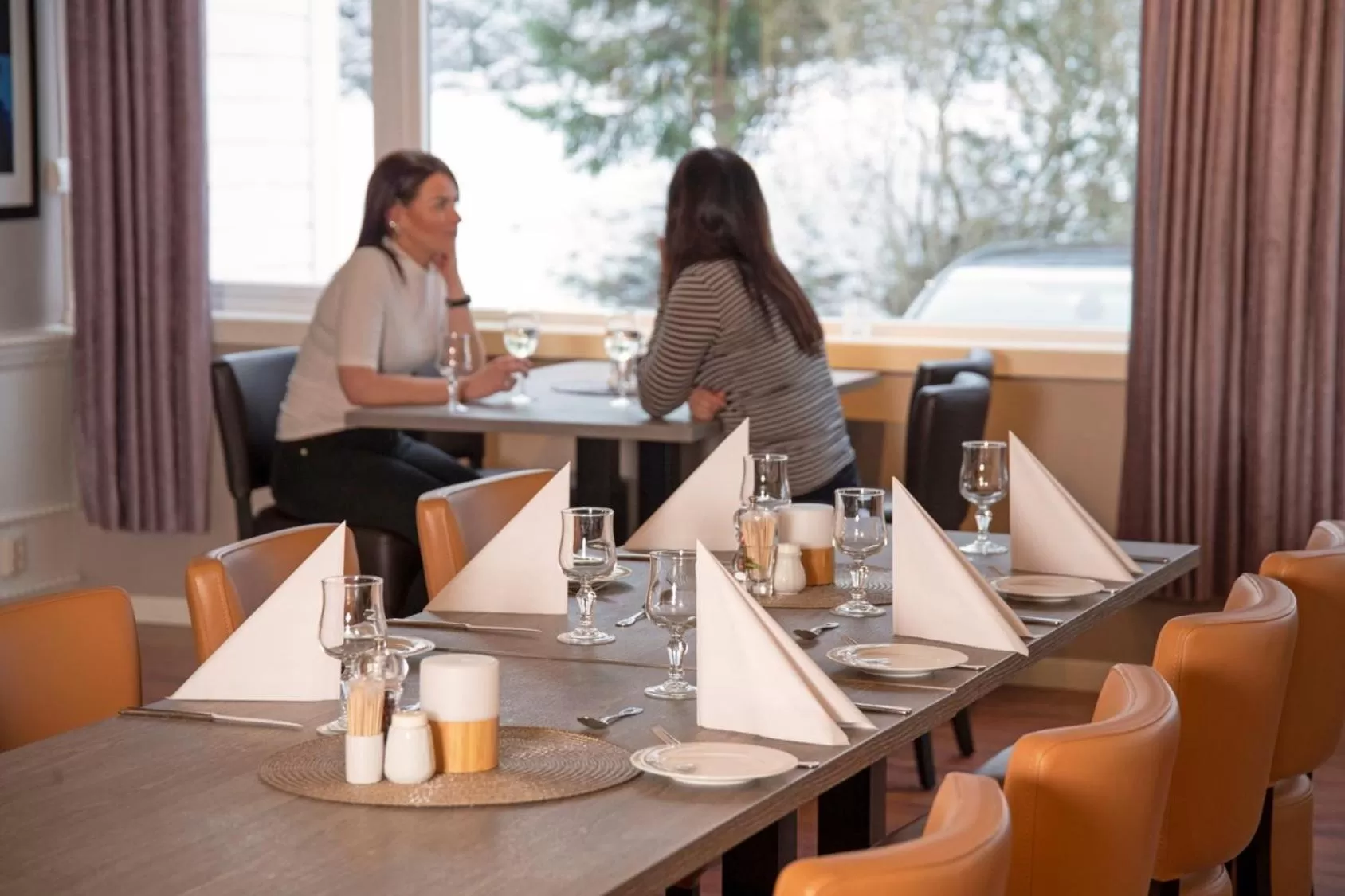 Restaurant/places to eat in Øren Hotel