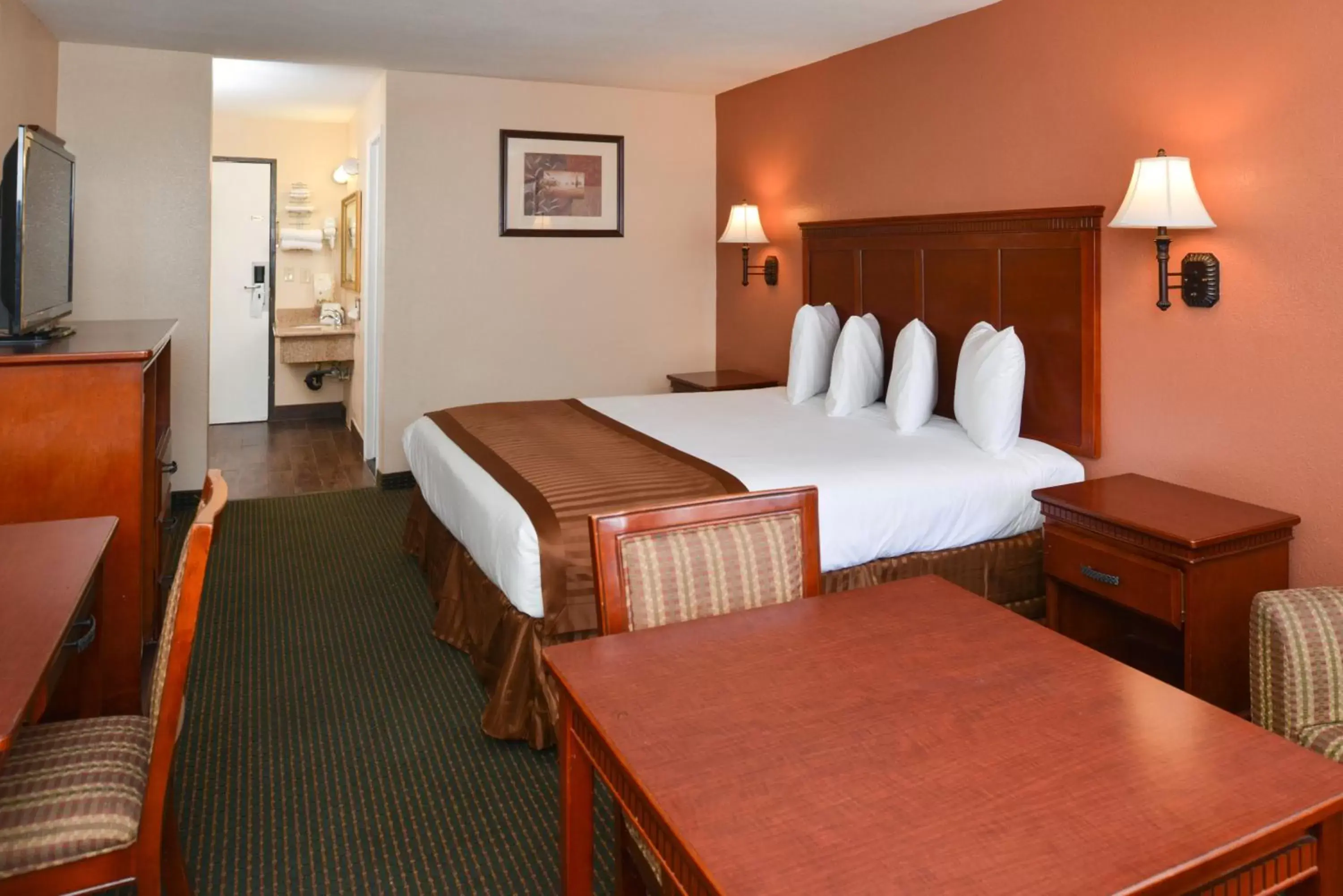 Bed in Americas Best Value Inn & Suites-East Bakersfield