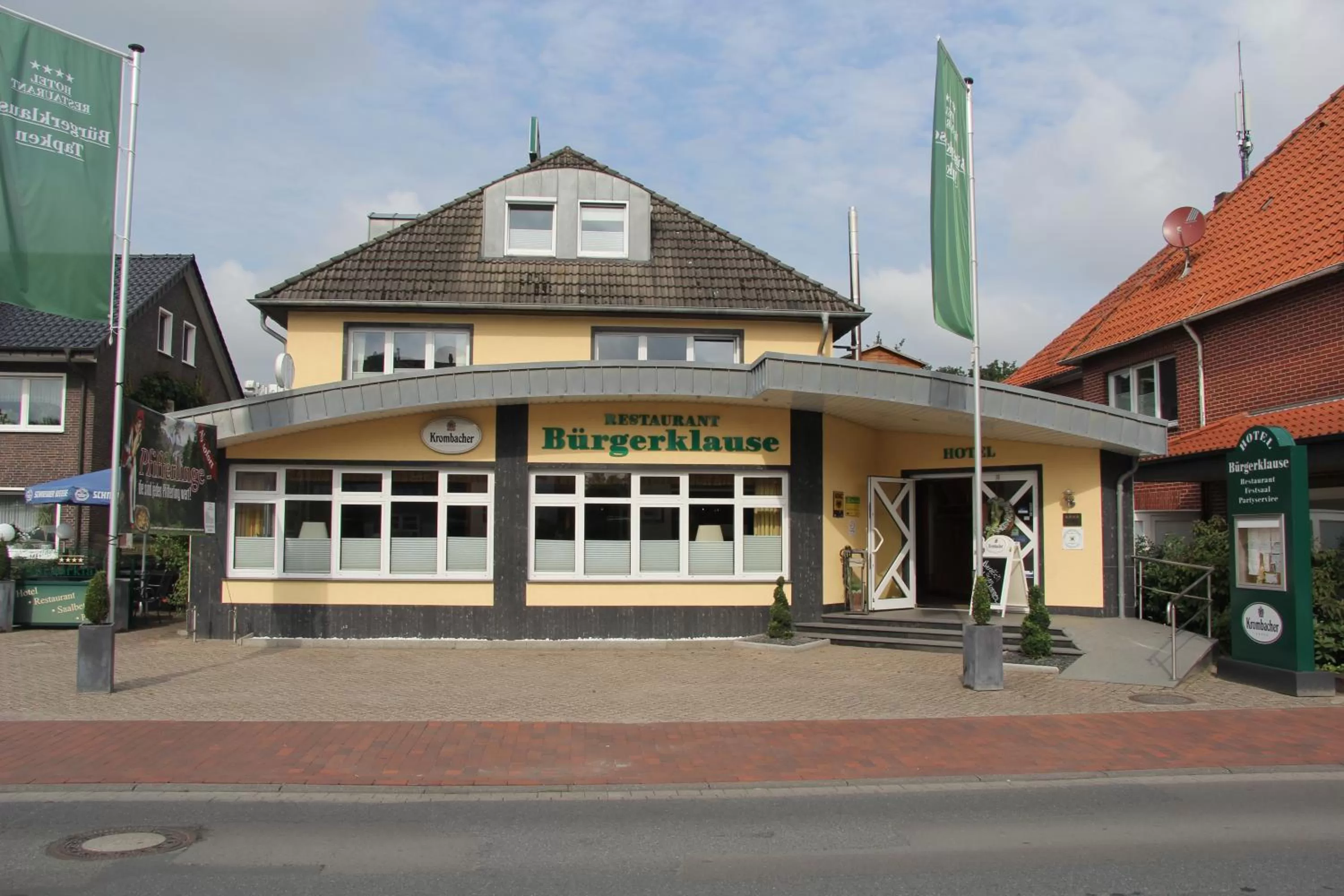 Property building in Hotel Restaurant Bürgerklause Tapken