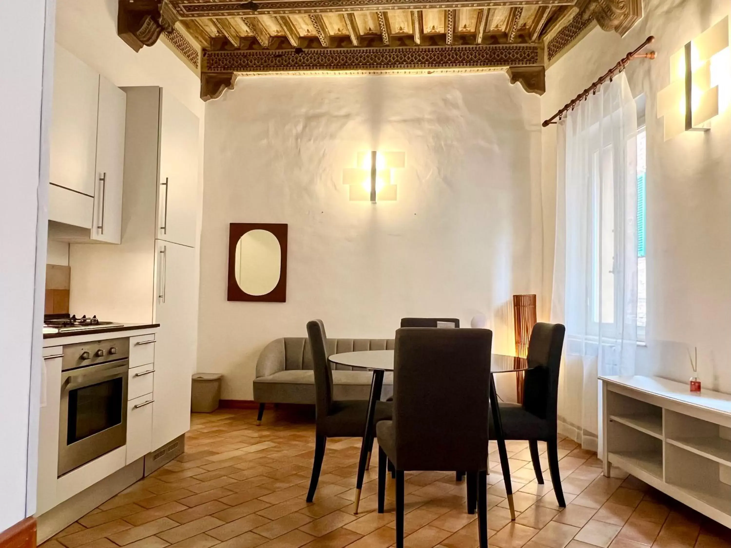 Dining Area in GH Paradiso - Apartments