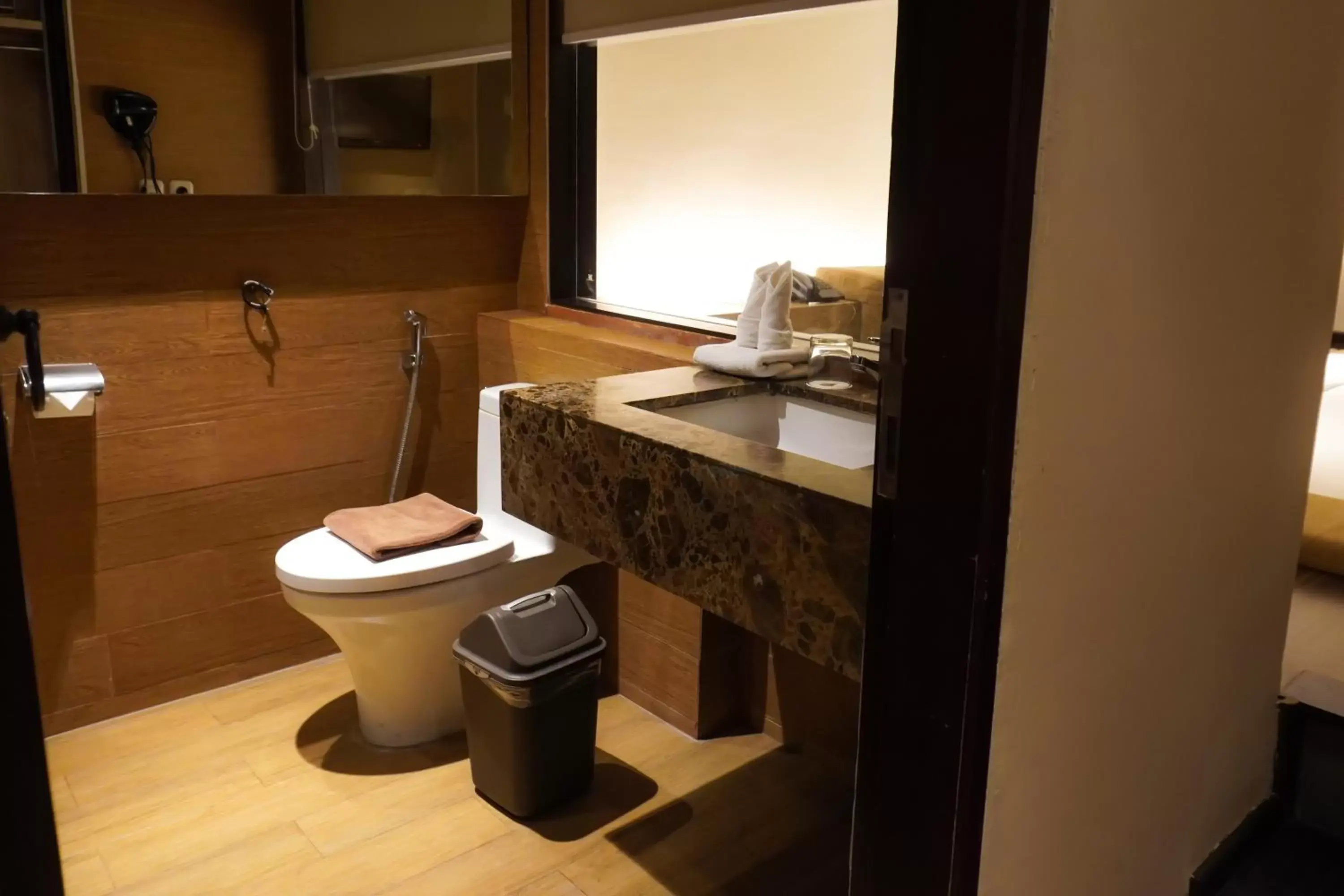 Toilet, Bathroom in de JAVA Hotel Bandung
