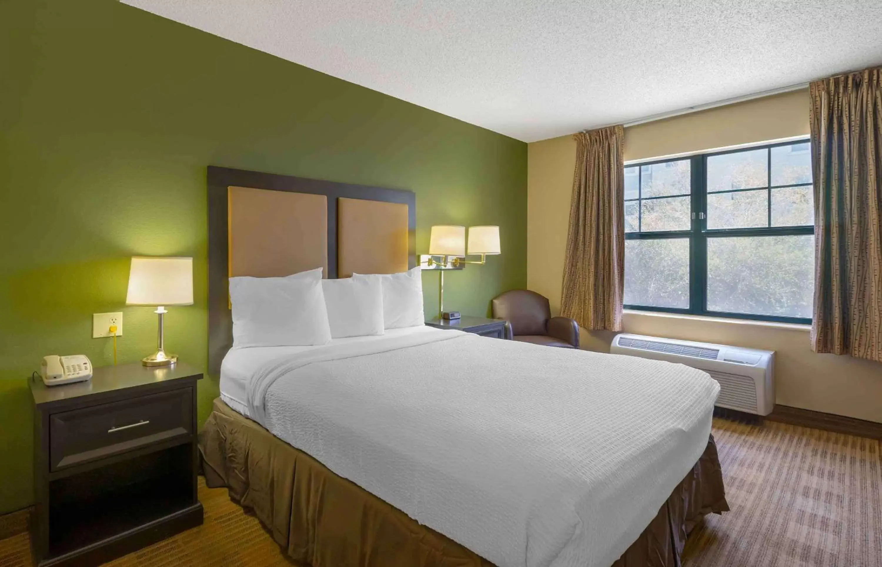 Bedroom, Bed in Extended Stay America Suites - Tampa - Airport - Spruce Street